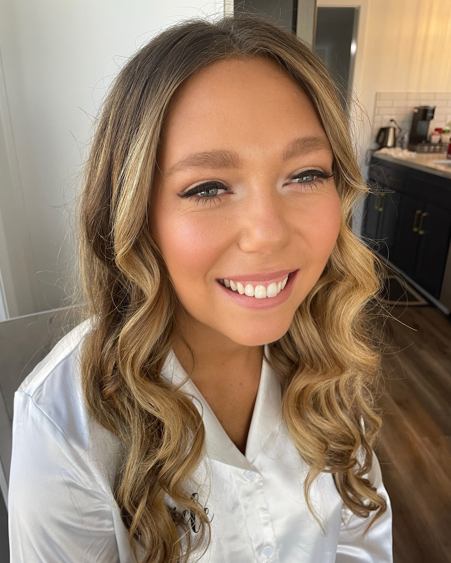 Had an incredible time doing makeup for this beautiful bridal party! 💍 It was such a joy to be a part of her special day and to help these beautiful ladies feel their absolute best. Bridal makeup is my one of my passions, and moments like these remind me why I love what I do! #BridalMakeup #WeddingVibes #MakeupArtist #nikkimdominguez #brentwoodsalon #hbcollectivesalon @jamiemalexander_
