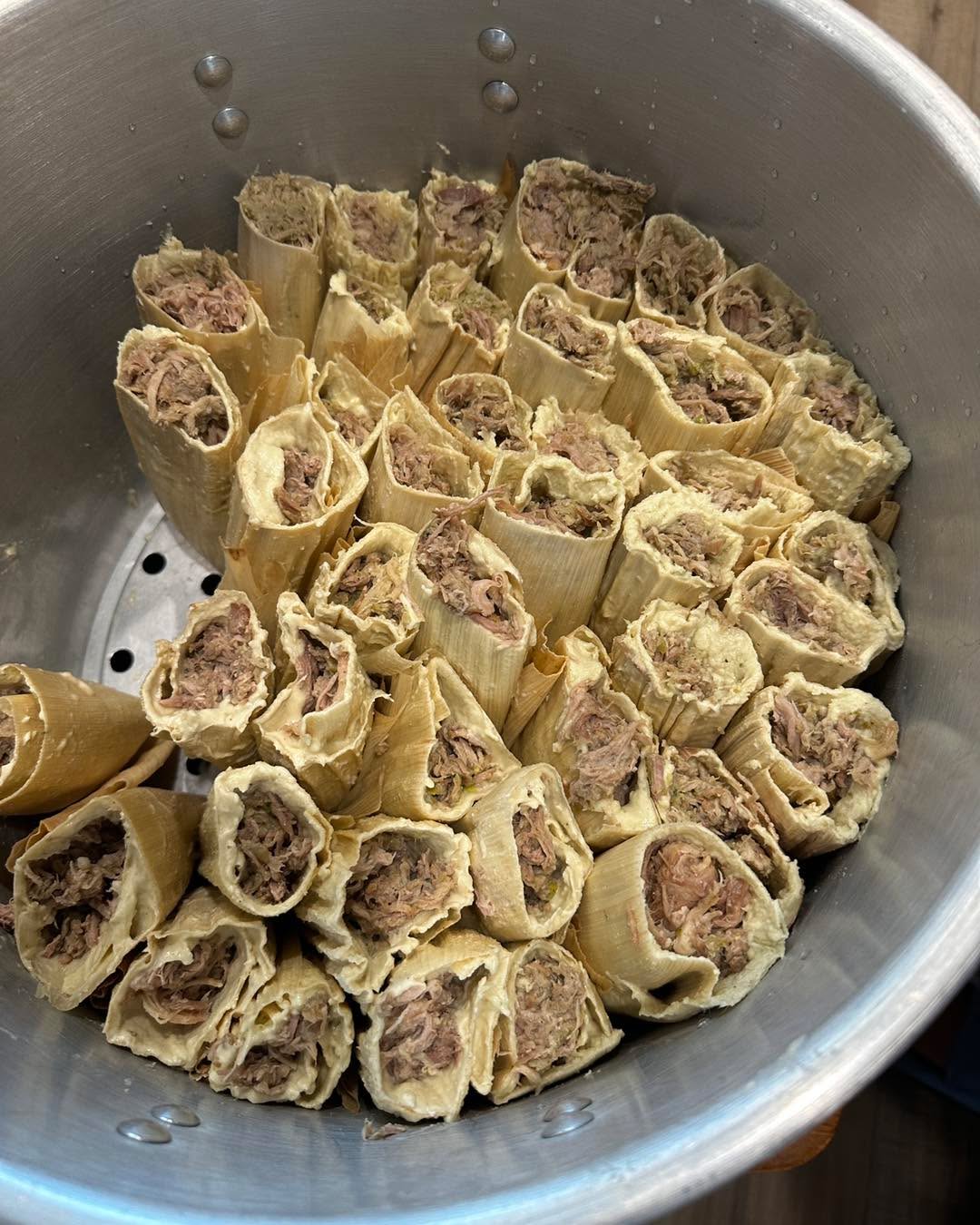 Making lots of delicious Pork Chili Verde Tamales today! Green salsa is excellent on chips, nachos and eggs, like I had this morning! Send us a message or text us at 208-960-2411 to place an order! We will be serving Hot Meals this Wednesday right next to the Donnelly Farmers Market that will officially be closed however we are joining other members to set up Wednesday at 2:30-4:30p
Tamales on a Mission desired to support the growth of Genesis Diez is Mexico. Our proceeds from Tamales go to support Missions to this awesome organization. #tamales #tamalesonamission #jesusisthereason #lovenlight #genesisdiez