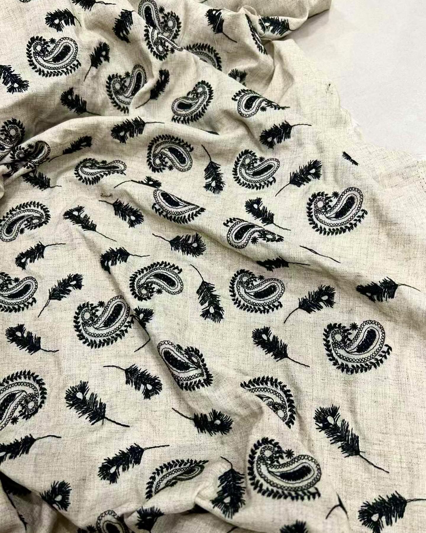 Linen embroidery
#oukalondon #linenclothing #linenfabric #linenfashion