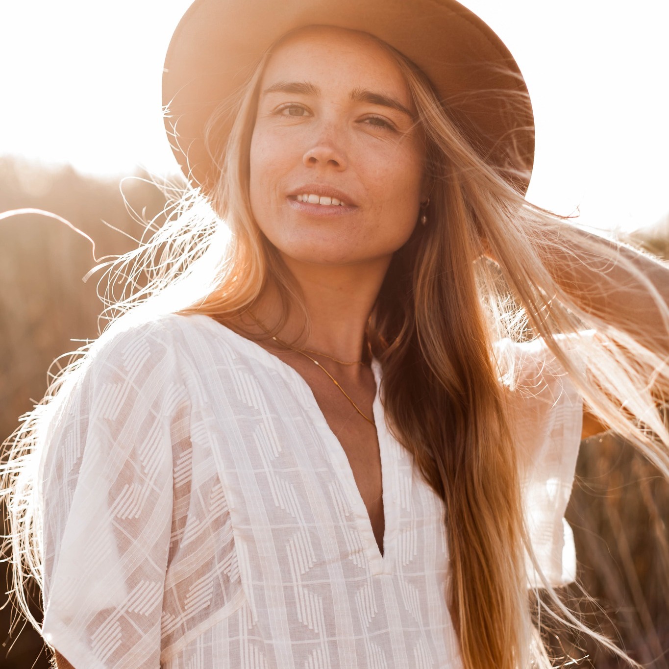 natural beauty + perfect light = ✨
@ninabotzen
#naturalbeauty #beauty #youarebeatiful #model #shooting #sunsetshoot
#photoshoot #portugal #destinationphotographer #photographer #photography #outdoorshooting #bellcoll #portrait #fotomagazin #fotomagazin_de