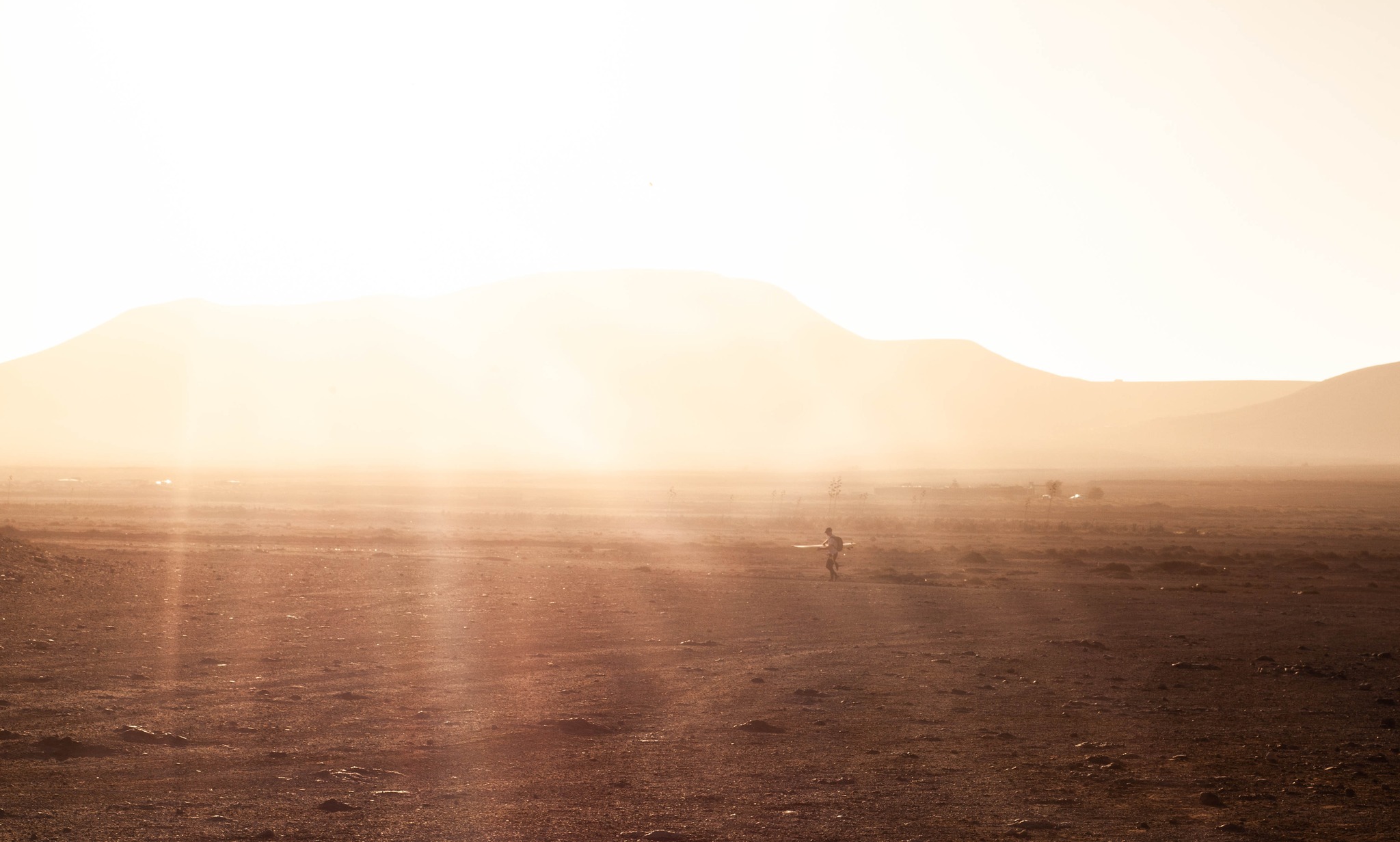Sunrise Surf | Cotillo Beach | 03/23 | 50mm
#sunrisesurf #sunrise #desert #morningsurf #earlybird #surferlife #surfing #surfboard #surfer #landscape #fuerte #morninglight #photographer #stademagazine #canondeutschland #madewithlightroom #goldenridetogether #fotomagazin #fotomagazin_de #surfphotography