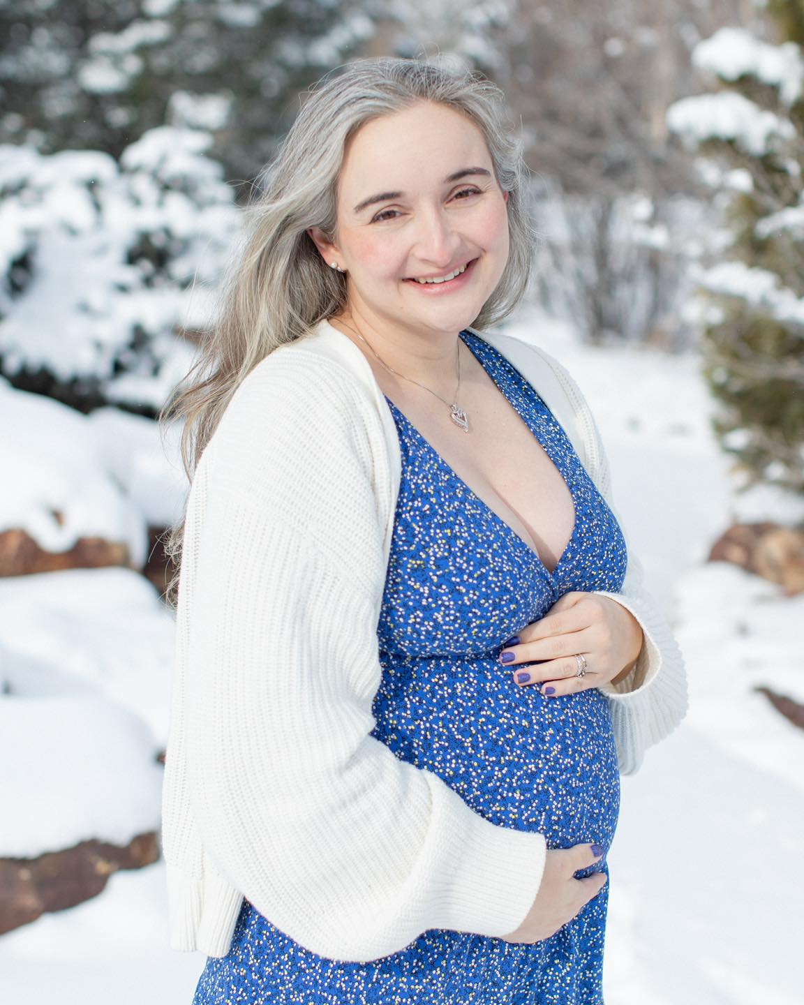 A rare snow day in FoCo while visiting family, and the gift of maternity photos to my best friend’s sister!
I realized something that I love about being a photographer is doing a session for someone really does feel like giving a gift, people allow us into so many intimate parts of their lives. 🤍
•
•
•
•
• #alaskaphotography #akphotographer #akweddings #girdwoodphotographer #alaska #akwedding #Alaska #akphotography #alaskalife #portrait #portraitphotography #maternity #maternityphotography #maternityphotoshoot #maternityshoot #maternityphotographer