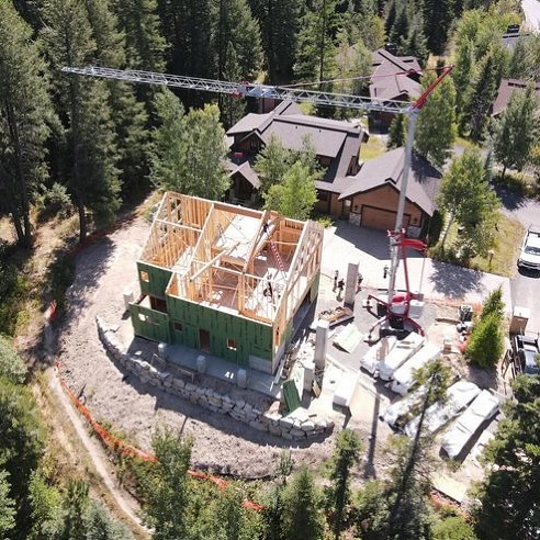 Sneak peak at the Joras’ new home in @tamarackresort 🤗
@canadiantimberframes