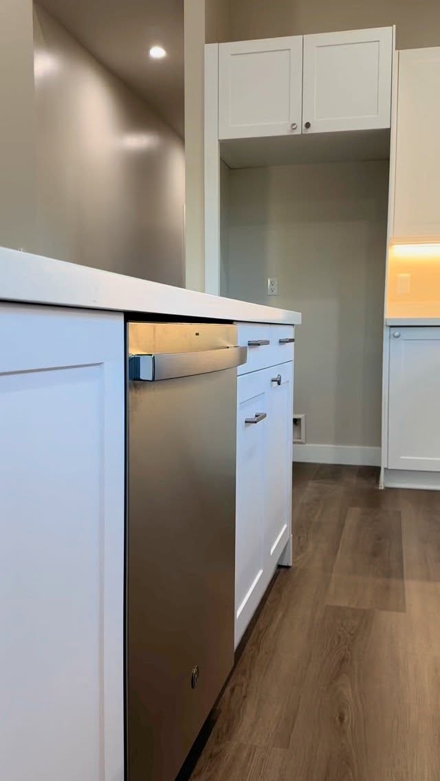 Looking for beautiful cabinetry with a quick turnaround time and great quality? We’ve got you!
Contact us today, and let’s bring your vision to life!
#kitchenremodel #kitchendesign #kitchencabinets #whitekitchen #sandiegolife #sandiegoremodel #sandiegogram #davanna #davannastudio #adu #kitcheninspo