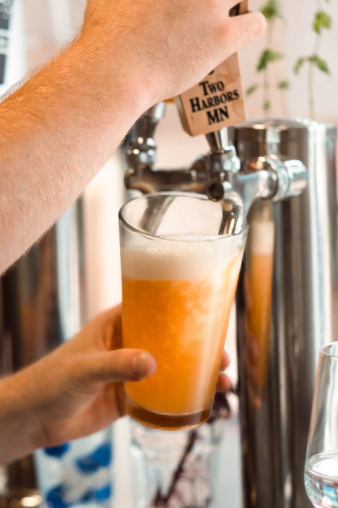 ✨ Cheers to the weekend! ✨
Stop by and see us!
Now pouring on tap:
🍂 Schell's | Oktoberfest
🥭 Golden Road | Mango Cart
🏰 Castle Danger | Aurora Haze
🍍 Loon Juice | Hazy Pineapple
📸 @thedigitalalchemyst