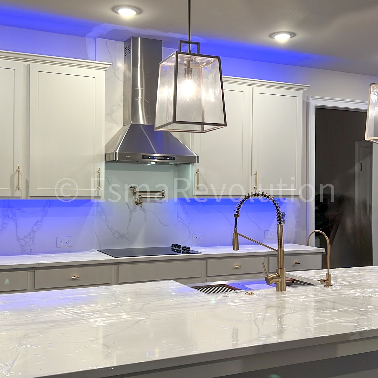 From concept to completion, Esma Revolution is with you every step of the way. Let our experienced team guide you through your kitchen remodel. Contact us today for a free consultation and let's discuss your vision.
678-760-2323
🌐 Esmarevolution.com