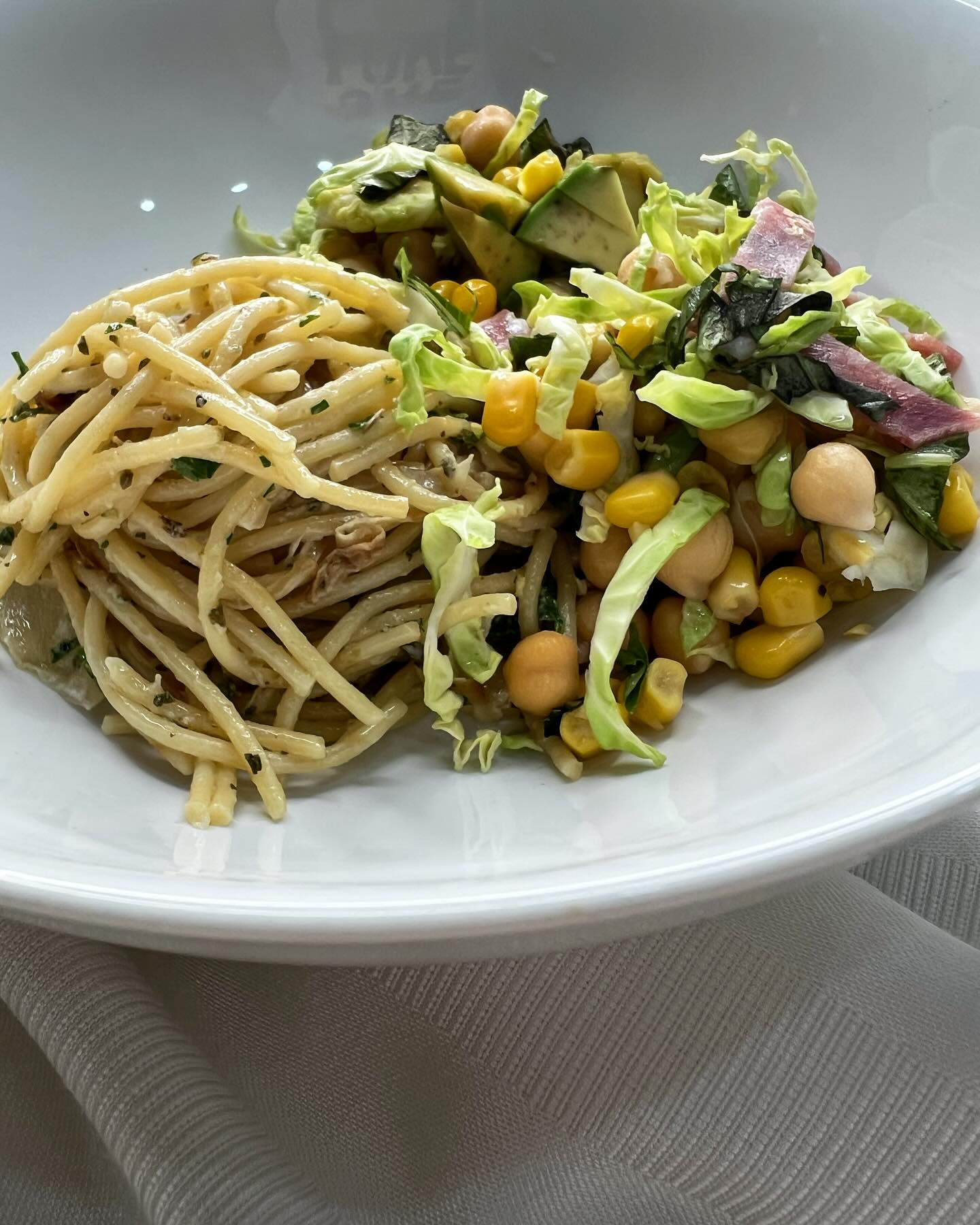 This one is called ‘tun u Han mek fashion’ in other words use what you have in the pantry. Caramelized onions spaghetti and a chickpea salad 😋
.
Working on more veggie options and less meat. The ‘rents like it 😁
.
Would you try this?
.
#feedyourbodyfeedyoursoul #foodie #foodtok #veggieoptions #dinnertime #livebeyondmovement