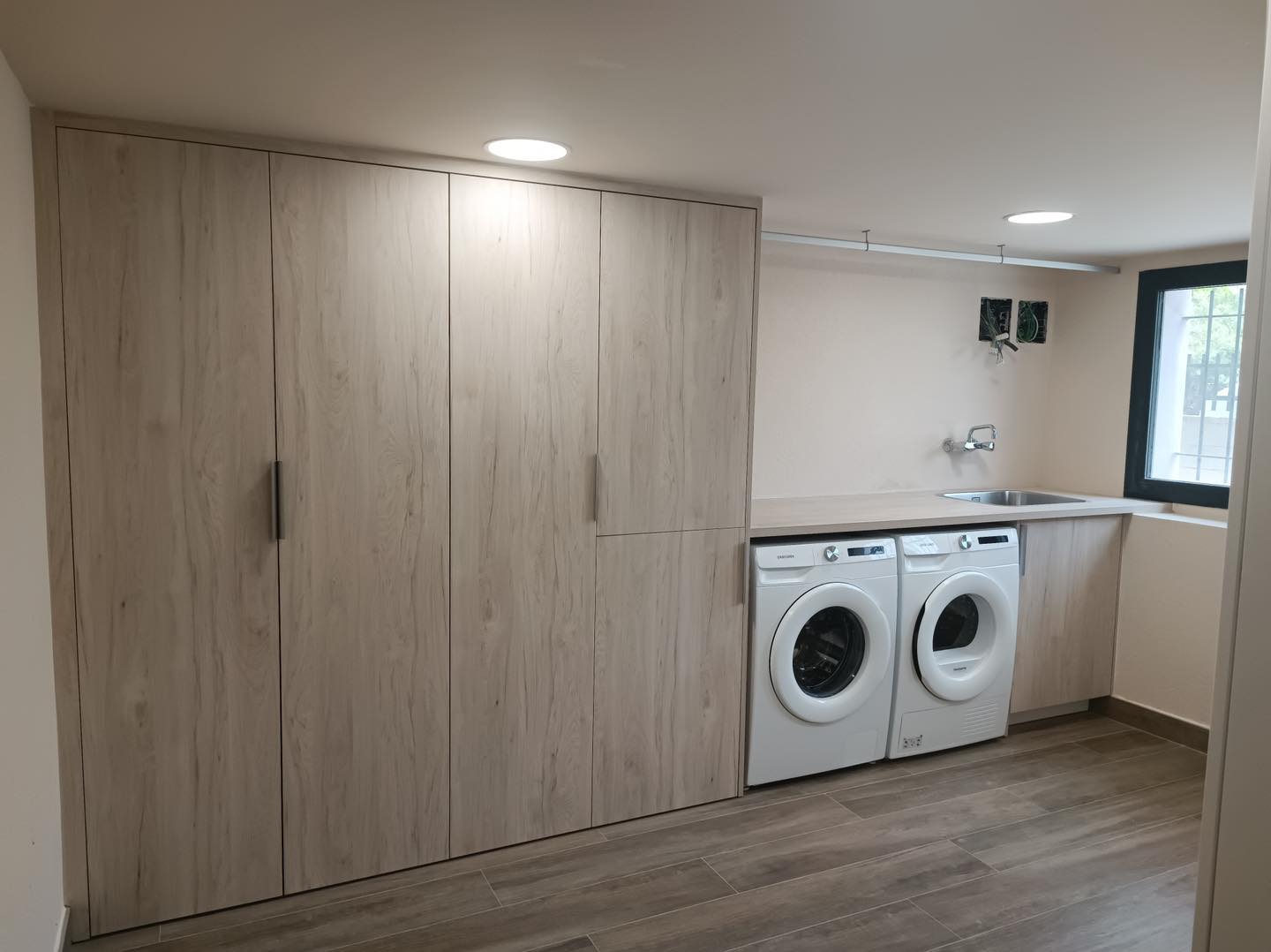 AFTER/BEFORE
Us presentem l’abans/després d’aquest rentador.
Recordeu el tub per baixar roba? Doncs la roba va a parar aquí!!!
#espaih #interiordesign #design #lovemyjob #interior #interiordesigner #interiores #interiorismo #decoracionhogar #aquitecturainterior #diseñointeriores #designlovers #dissenyinteriors #decoración #disseny #arquitecturainterior #afterbefore