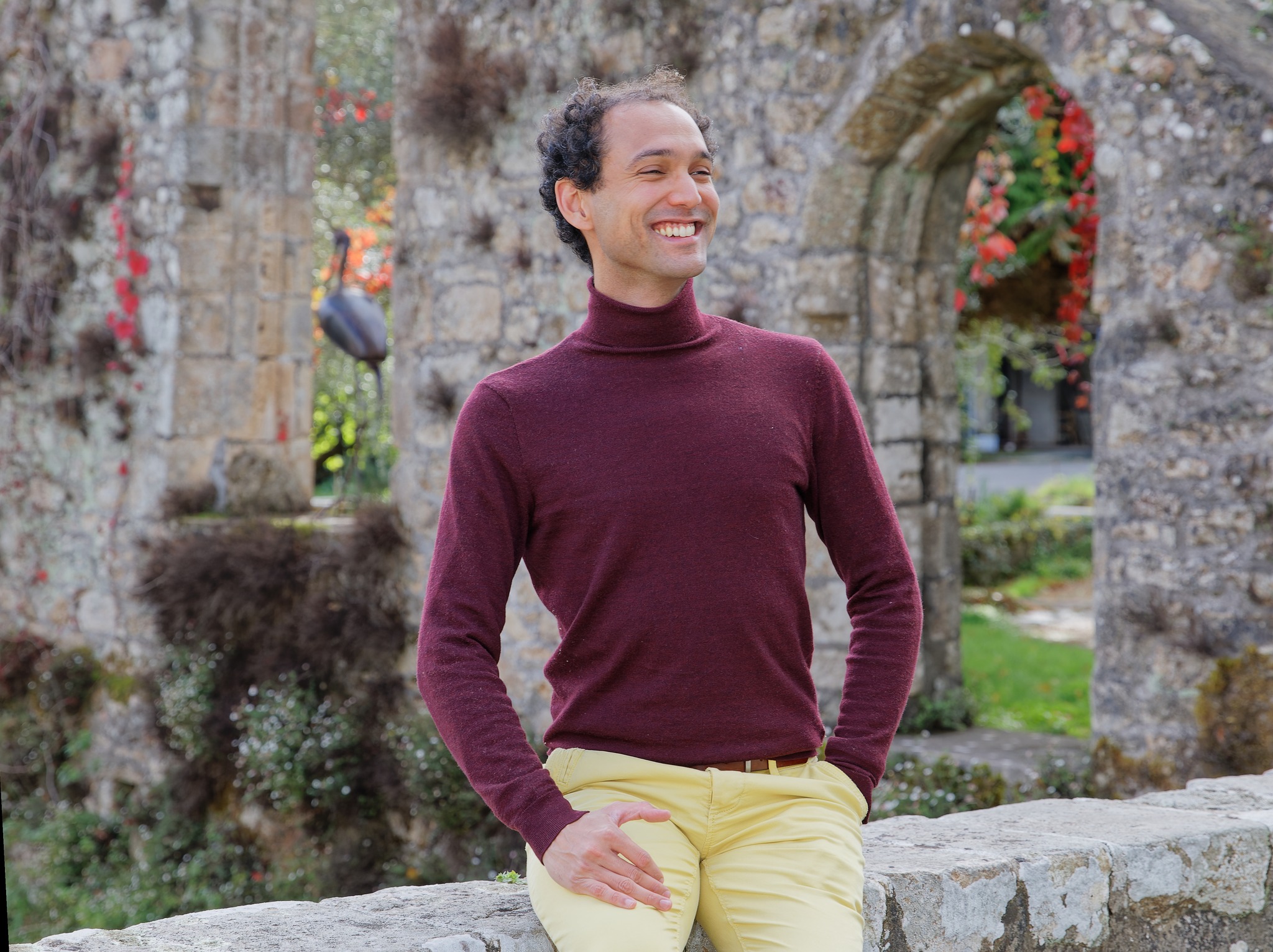 Il est de retour parmi nous pour notre tournée estivale 2023 🎶
Nous sommes ravis de compter sur le talentueux @theodorelambert_piano, qui nous fait le plaisir de s'installer derrière le piano droit pour notre tournée estivale "Le temps d'une chanson".
Diplômé du CNSM de Paris, Théodore a une belle expérience en tant que pianiste. Lauréat de la Fondation Banque Populaire, du Mécénat Musical Société Générale, il est également un membre fondateur du Trio Aralia.
Vous pouvez écouter Théodore à l'occasion de nos prochains concerts qui se tiendront à Arradon le 29 juillet, à Larmor-Plage le 31 juillet, à Carnac le 1er août.
Tarifs préférentiels en vente dès à présent :
https://www.helloasso.com/associations/ensemble-sottovoce/evenements/le-temps-d-une-chanson-tournee-estivale-2023
© Francis Payol, octobre 2022.