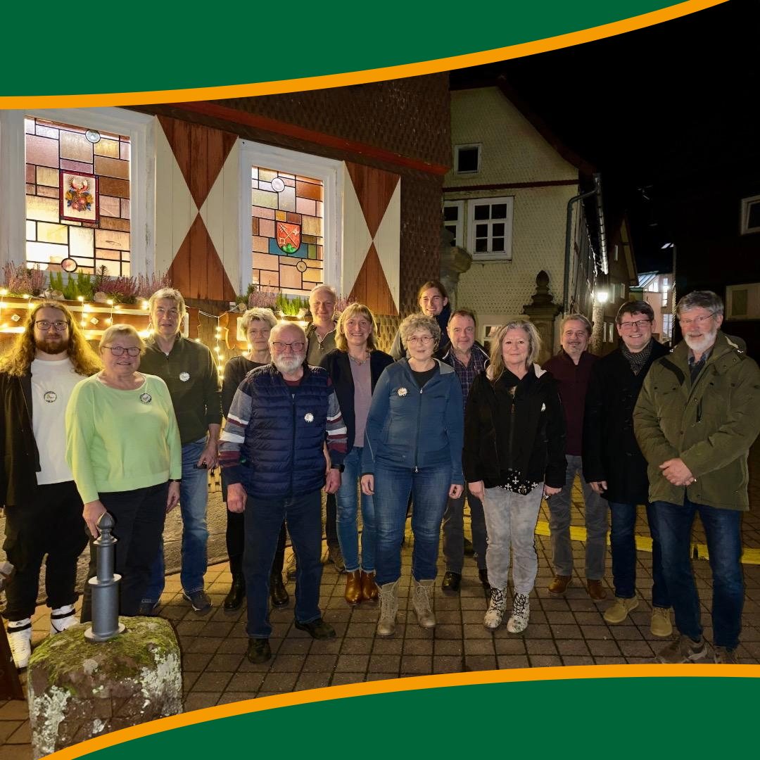 2024 war ein Jahr voller inspirierender Begegnungen und unvergesslicher Momente in der Natur. 🌿✨ Als Interessengemeinschaft für Gästeführer sind wir stolz, Teil einer so engagierten Gemeinschaft zu sein. 🙌 Unsere Mitglieder haben mit viel Leidenschaft und Expertise zahlreiche unvergessliche Führungen organisiert. 👣🌍
Mit großer Vorfreude blicken wir auf das Jahr 2025 – auf neue Abenteuer, wertvolle Erlebnisse und darauf, unsere Begeisterung für die Natur weiterhin mit euch zu teilen. 💚🌱
#Naturboten #NeuesJahr #NaturErleben #Gemeinschaft #FrohesNeuesJahr #Naturfreunde #Rhön #GrünesBand #biosphärenreservatrhön #znl