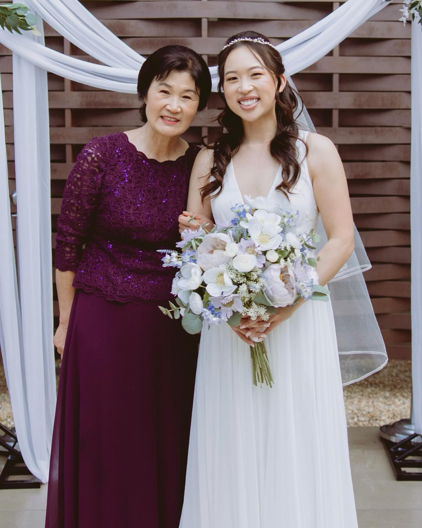 My sweet Bride and her sweet Mom. My #sweetbride requested for a sweet look and it was accomplished. 😍😍
.
.
.
.
.
#sessionsmakeup #bridedayof #weddingday #wedding #asianwedding #specializeinasianfeatures #makeupartist #mua #bridalmakeup #bridalmakeupartist #orangecountybride #ocwedding #makeup #makeupartistinoc #dayofwedding #weddinghairandmakeup #dayofhairandmakeup #bigday #hairandmakeupinoc