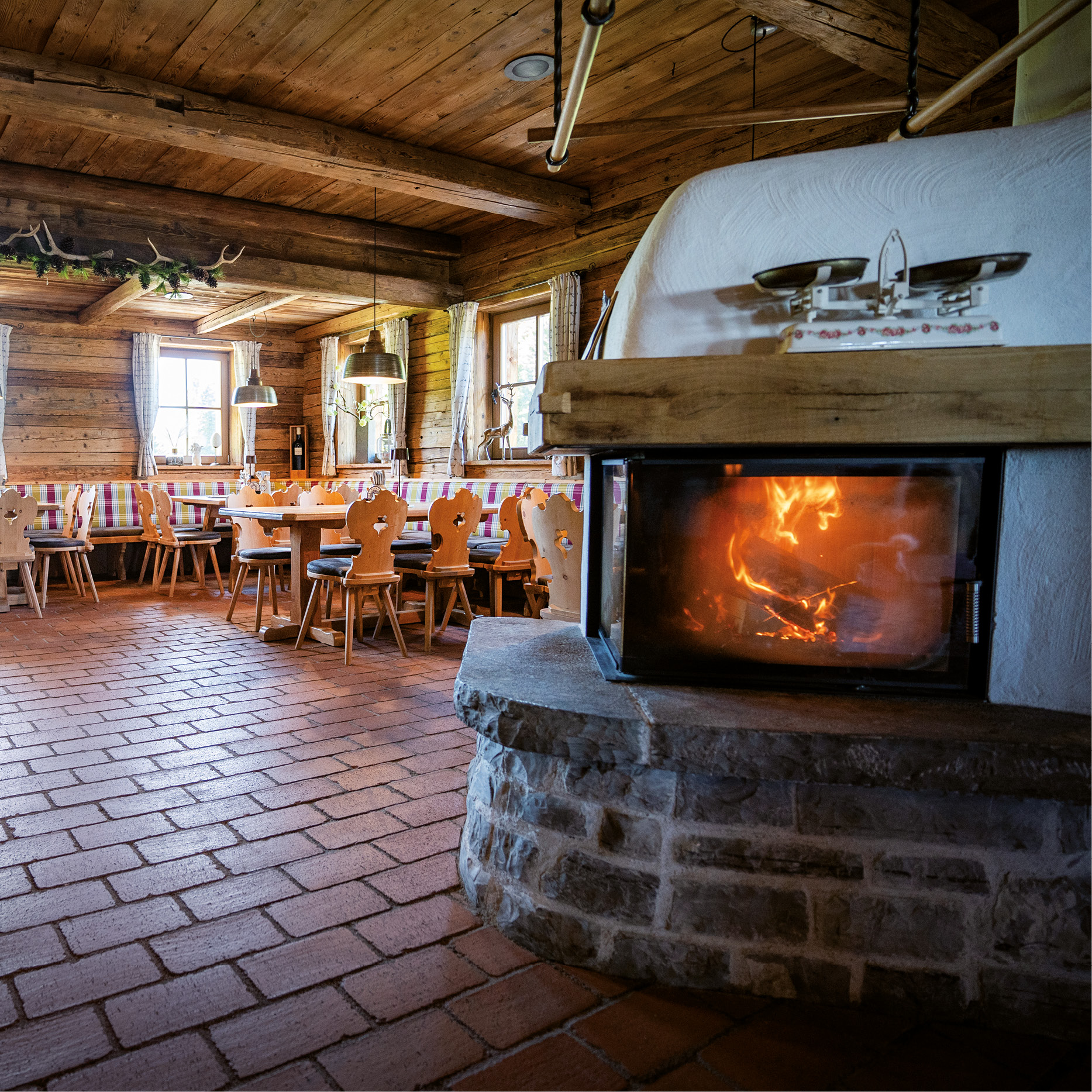 Advent, Advent, a Lichtal brennt... 🕯️
Erlebt den Zauber der Vorweihnachtszeit in der Enzianhütte am Trattberg - perfekt, um dem vorweihnachtlichen Trubel im Tal zu entfliehen.
#enzianhütte #trattberg #tennengau