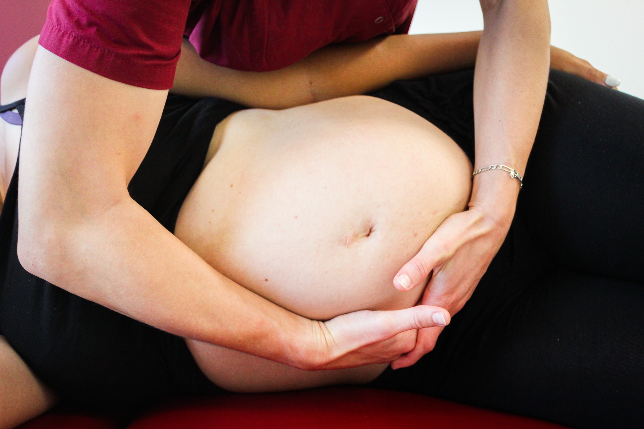 L'étiopathie est une méthode de soin adaptée aux femmes enceintes 🤰
Douleurs de dos, troubles digestifs, sciatiques, nausées ou vomissements ?
Par des techniques douces, l'étiopathe accompagne et vous soulage des tensions présentes 👐🏼
Pour une grossesse en simplicité, prenez soin de vous et de votre santé 😊
#etiopathie #etiopathe #douleur #sante #therapiemanuelle #saintpierreduperray #dos #digestif #femme #homme #enfant #bebe #grossesse #pregnant #perinatalite