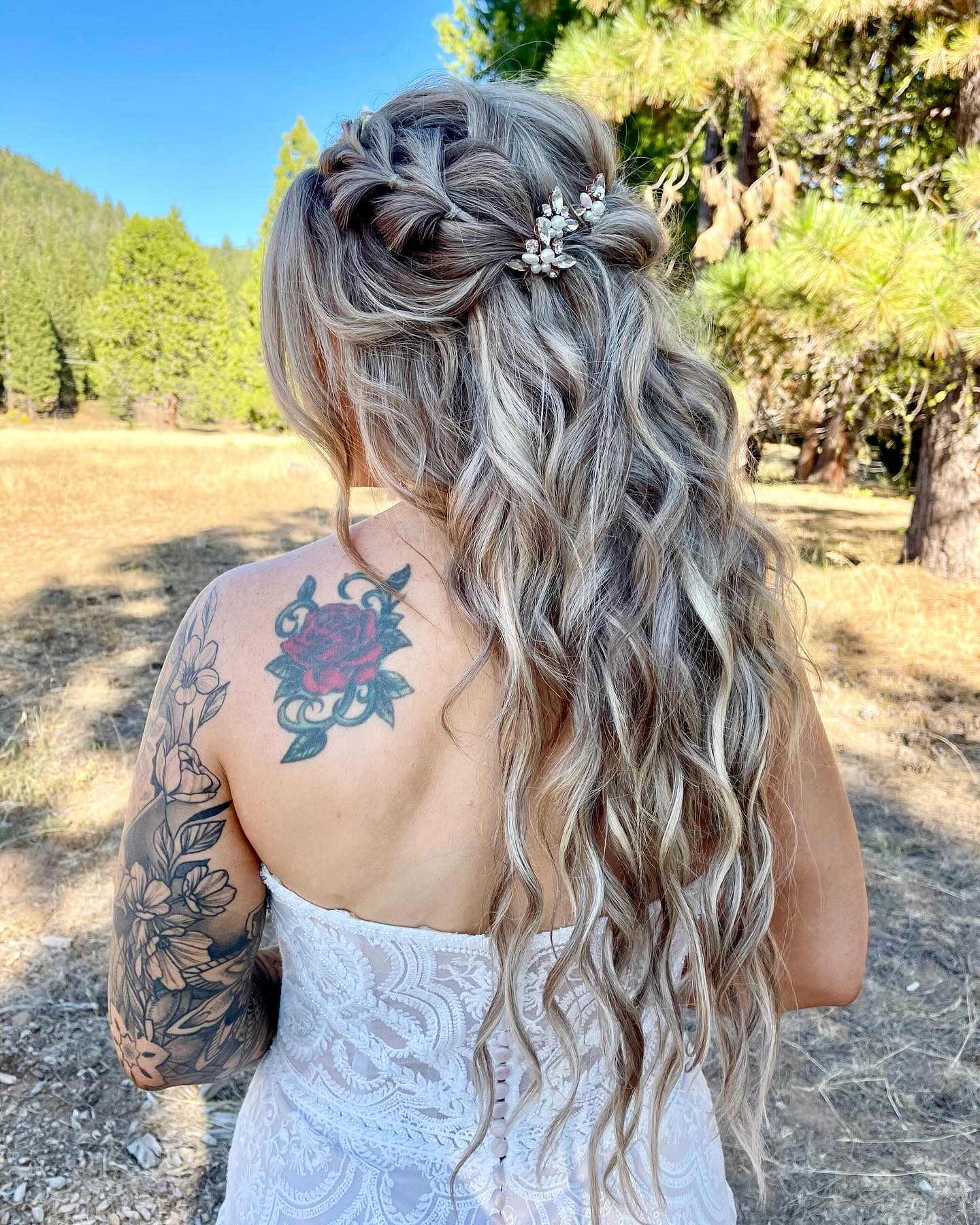 ((SWIPE)) My Bride’s #halfuphalfdownhairstyle with a #braid and a #twist I’m so obsessed!!! 🥰
.
.
.
.
.
#sessionsmakeup #bridedayof #weddingday #wedding #makeupartist #bridalmakeup #bridalmakeupartist #crombergwedding #makeup #makeupartistincromberg #crombergcalifornia #dayofwedding #weddinghairandmakeup #dayofhairandmakeup #bigday #hairandmakeupincromberg #bridalhairstyle #hobohairstyle #rusticwedding #rustichairandmakeup #rusticbridalhairstyle #ranchwedding #ranchmakeupartist #ranchhairstyle #ranchweddinghairstylist #ranchweddingmakeupartist #thekinshipranch