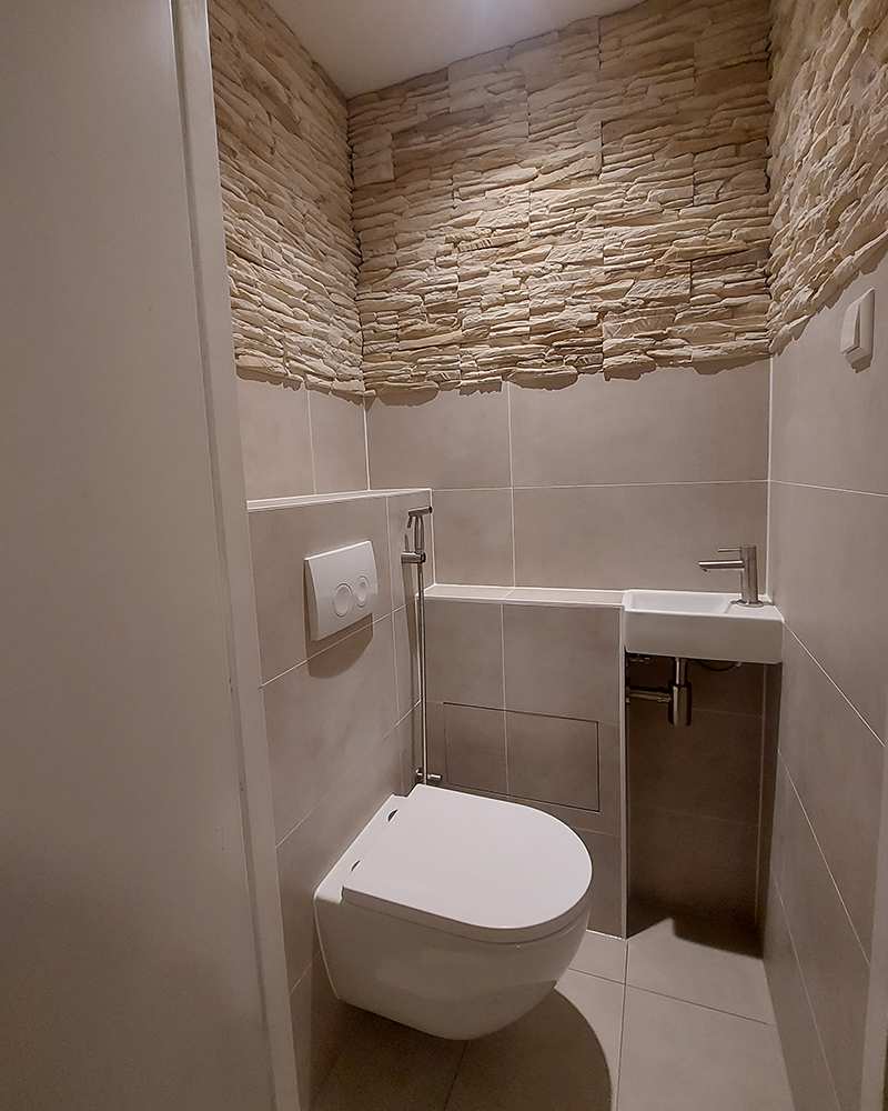 Toilet Amsterdam
#luxurybathroom #bathroom #toilet #renovation #houserenovation #cozyhome #smartliving #luxurylifestyle #bathroomdesign #bathroomdecor #aannemer #amsterdam #denhaag #utrecht #glasswall #tiles #tilesdesign #mozaic #tileshower #grohe
#instalations #plumbing #contractor #renovation #reconstruction #zuidholland #completerenovation