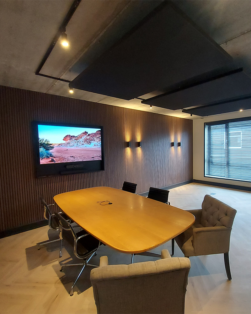 Complete office interior #interiors #office #OfficeDesignTrends #wood #timmerman #woodworking #carpenter #paint #schilder #stucwerk #glasswork #glassdoordesign #Daikin #pvcfloor #RailLight #infraroodpaneel #acoustic #acousticpanels #smartliving #constructionsite #constructionwork #contractor #aannemer #renovation #reconstruction #denhaag #amsterdam #utrecht #zuidholland #completerenovation