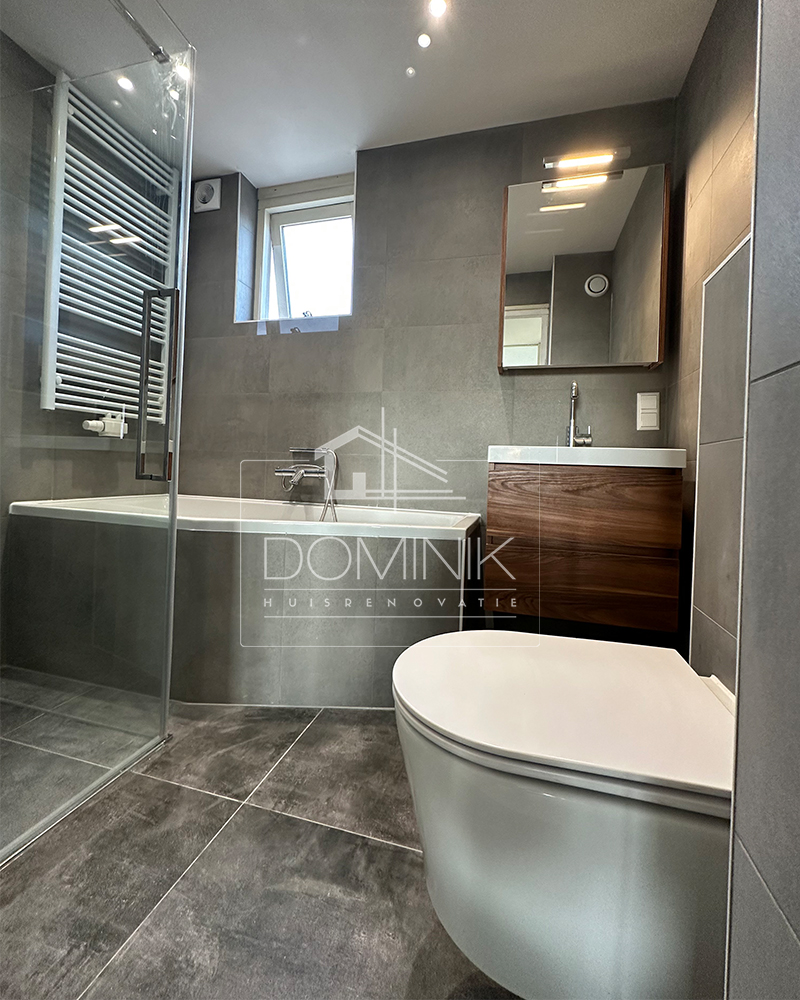 Badkamer total renovatie
#luxurybathroom #bathroom #toilet #renovation #houserenovation #cozyhome #smartliving #luxurylifestyle #bathroomdesign #bathroomdecor #aannemer #amsterdam #denhaag #utrecht #rotterdam #glasswall #tiles #tilesdesign #mozaic #tileshower #grohe #stucwerk #tegels
#instalations #plumbing #contractor #renovation #reconstruction #zuidholland #completerenovation