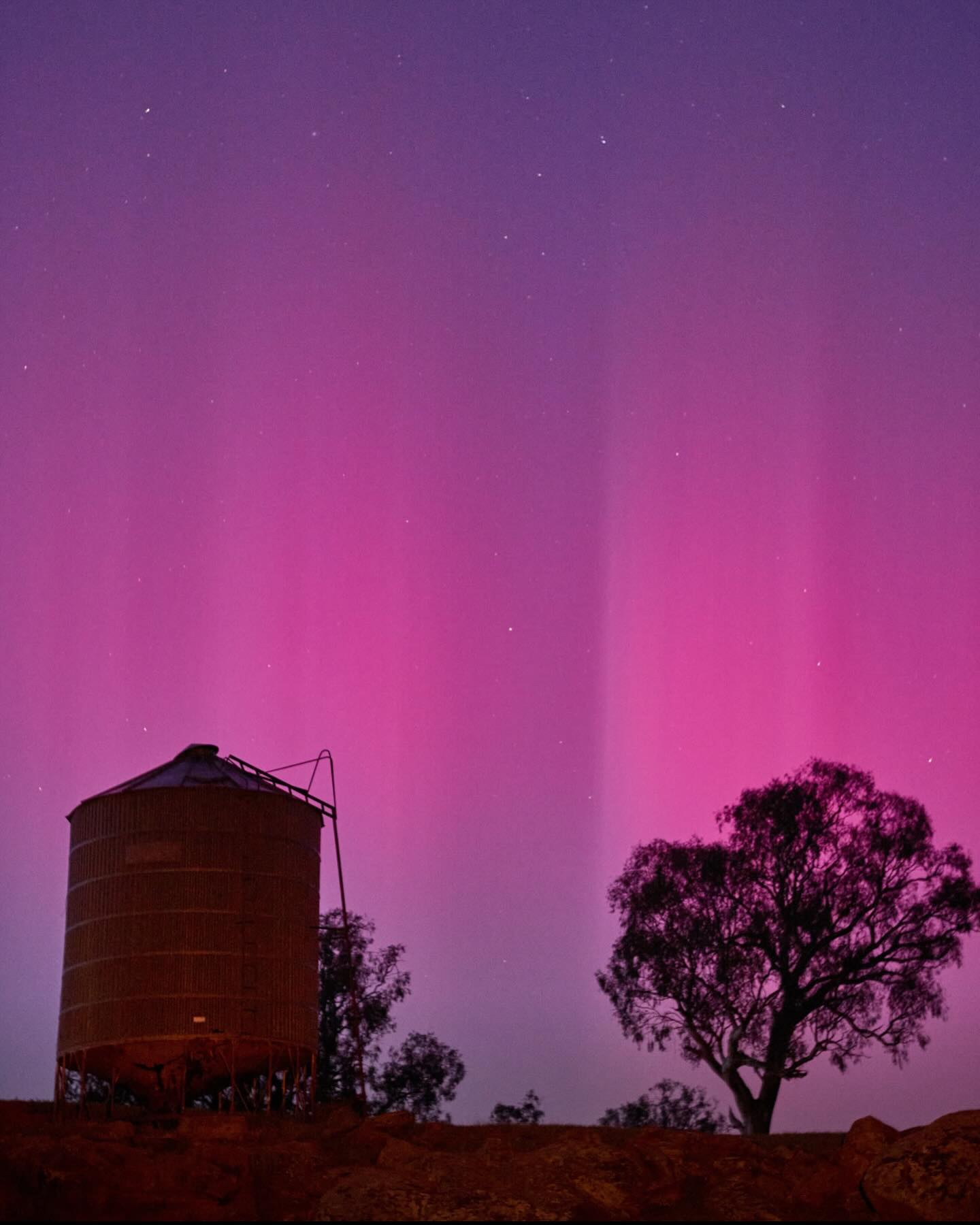 Aurora 11/10/2024 Absolutely stunning!!
.
.
.
#aurora #highcountryvictoria #mansfieldmtbuller #silo #australia #rural_love