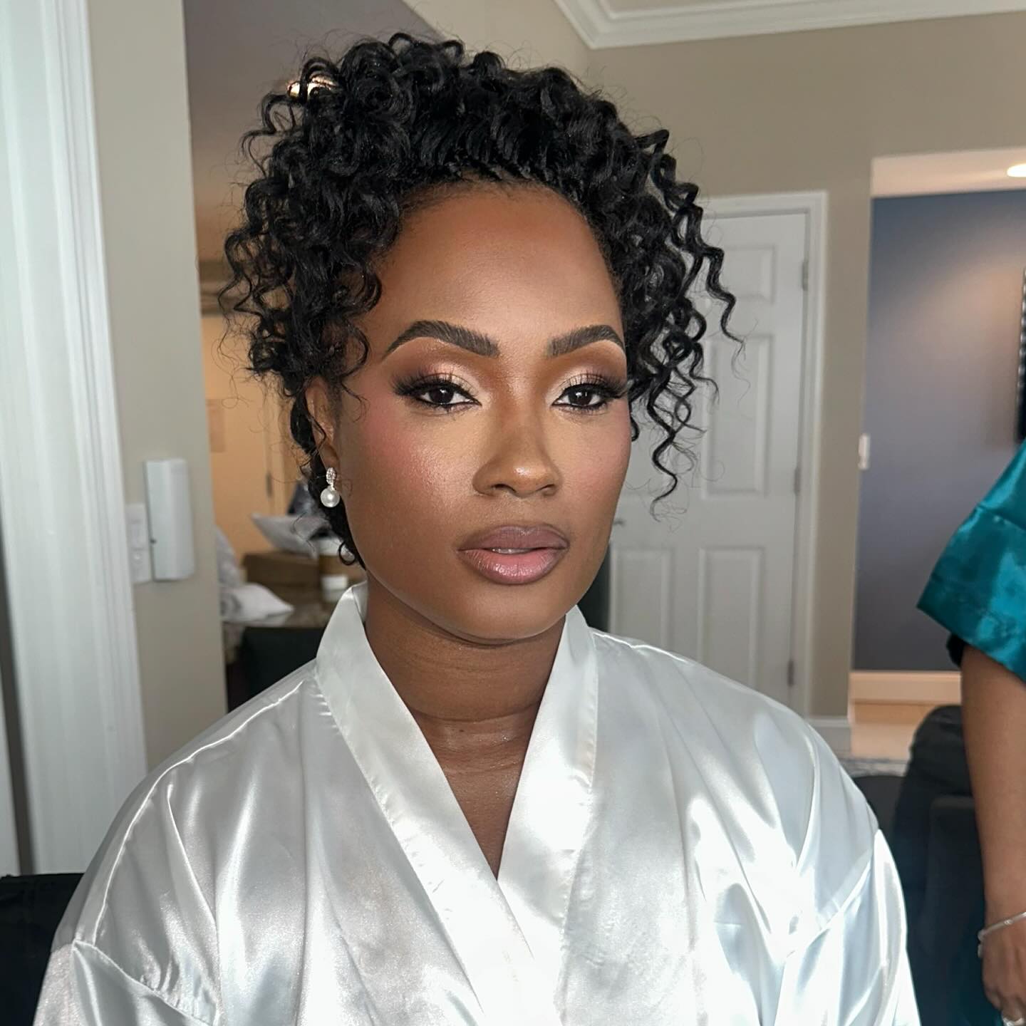 How stunning is my bride Nakita ✨ I had such a good time with her and her family - even the other vendors. And her look came out AMAZING!
future brides visit www.brownbeautyclub.co to inquire