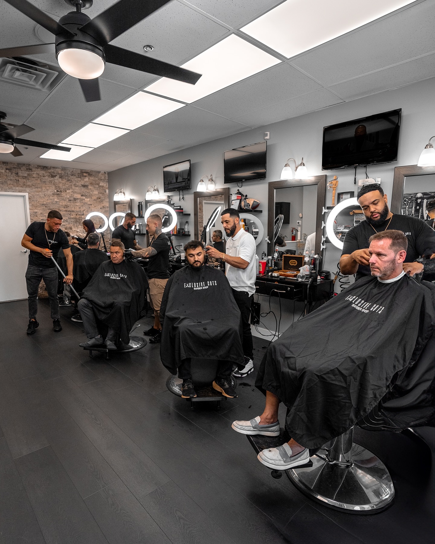 We’re giving incredible haircuts, one chair at a time!
#HaircutsForMen #NewHaircut #ExclusiveCutsBarbershop #NJBarbers