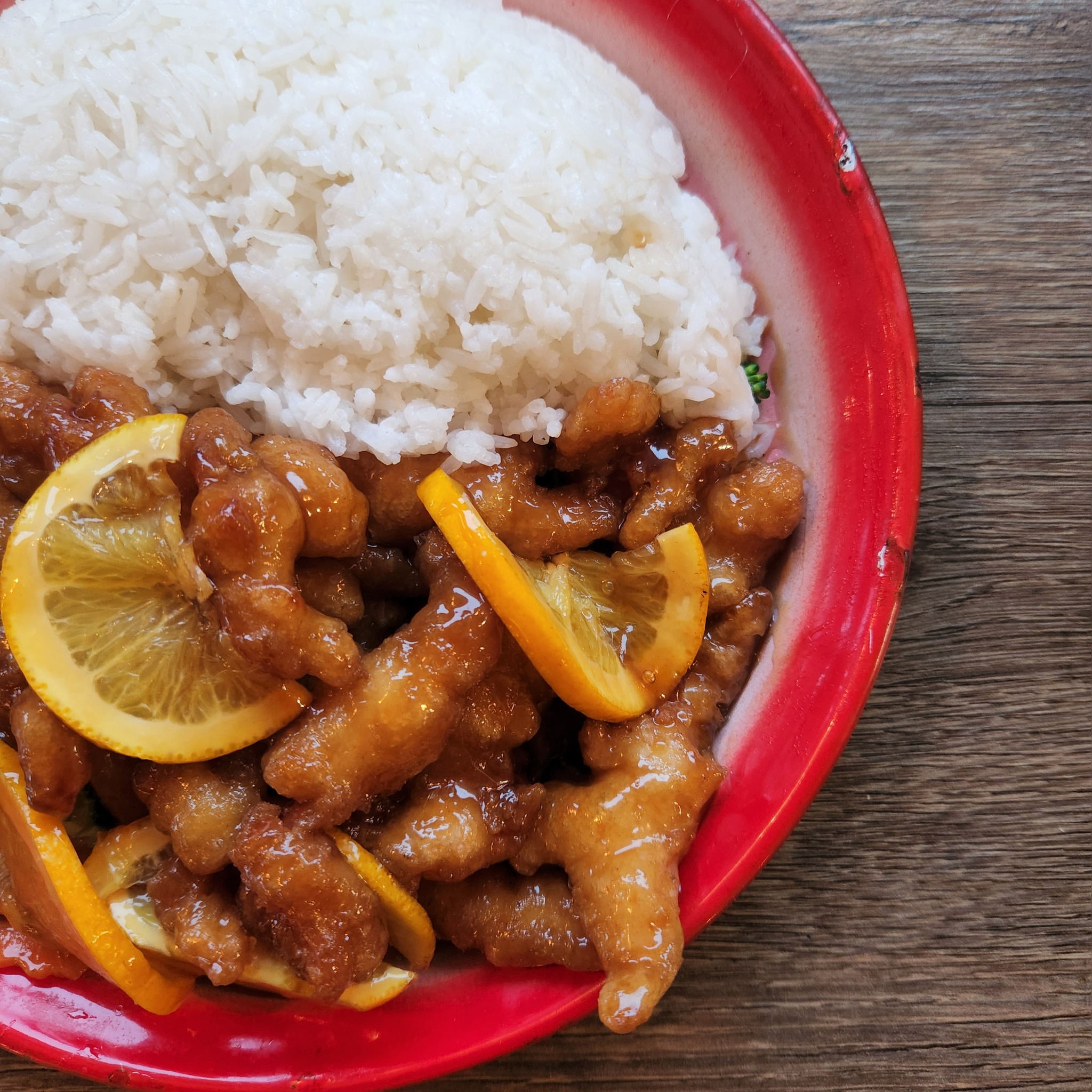 Orange Chicken AND Sesame Chicken are back as December's Monthly Specials! Sesame Tofu and Orange Tofu are also added for a limited time too!
Earlier this year, Chef Lo fractured his elbow. He's worked hard to heal it through physical therapy, acupuncture and REST in order to build back his strength and relieve the pain. These items were taken off our permanent menu to lessen the strain on his injury. The menu updates were well received with an overwhelming amount of understanding and support for Chef Lo from everyone! Today, he feels strong enough to bring them back for a limited time as his way of saying thank you!!
You can order these starting today!!