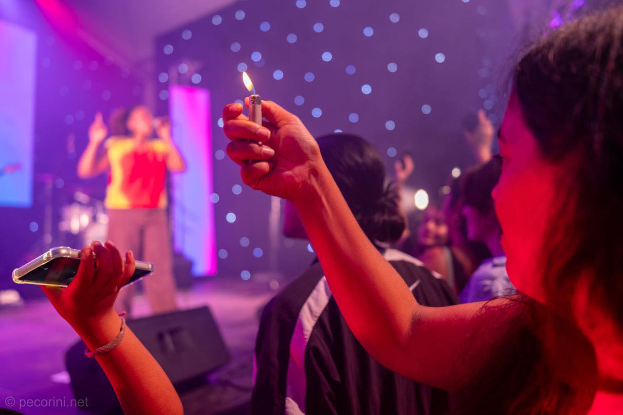 ♥️L’amour du terroir et l’amour à Russin♥️
Il y a des rencontres qui marquent une vie 😍
La Fête des Vendanges, c'est bien plus qu'une fête, c'est un lieu de rencontres, de souvenirs, de partage et d'amour. 🥰
Et vous, avez-vous une histoire spéciale ou d'amour liée à notre événement comme Julie et Midhat ? Racontez-nous en commentaire !
L'amour se cultive comme notre terroir, bonne Saint Valentin ❤️
Rendez-vous en septembre pour de nouvelles rencontres.