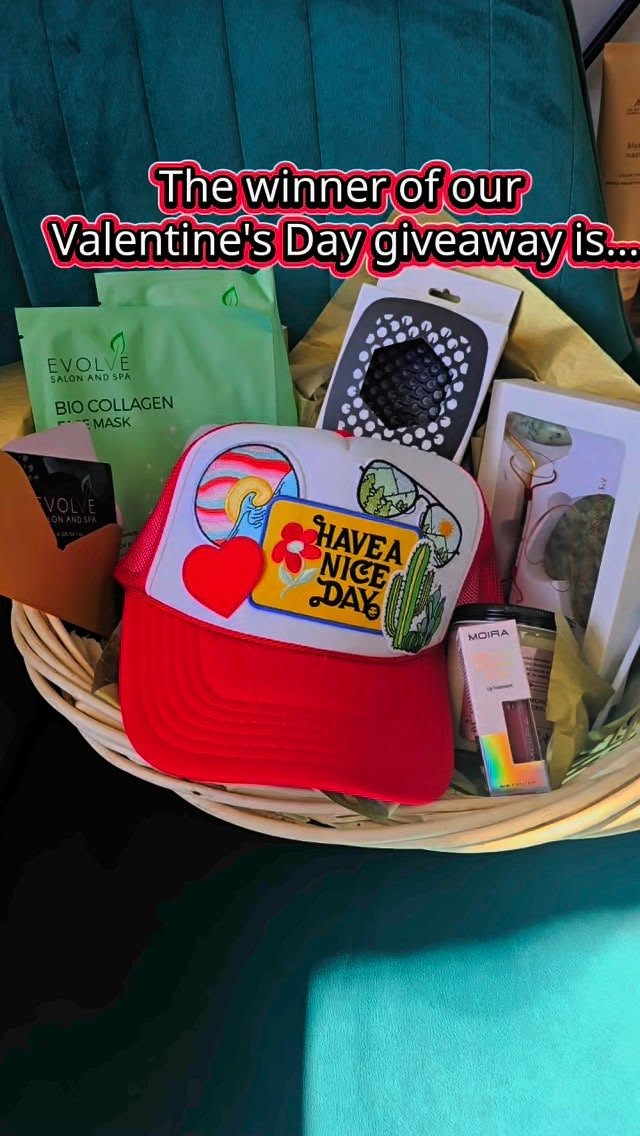 Congratulations @aryanna_freyaa you are the winner of our Valentine's Day giveaway collab with @sunstoneboutiqueaz and @eilynnrosedesigns 💗 your gift basket is ready to be picked up at the Evolve Salon and Spa on 67th ave and Happy Valley!!