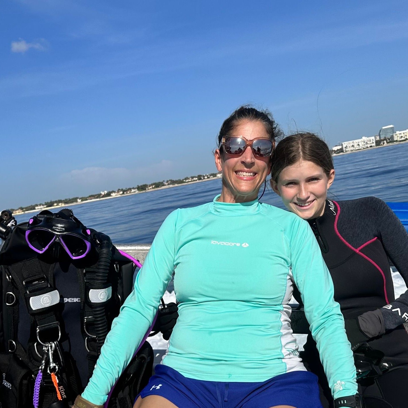 Got the rare chance to dive with the girls this week.. Seas were like glass!
Shari
#jupiterflphotographer #jupiterfloridarealtor #jupiterflorida #naui #PalmBeach #florida #summeradventures #NAUIWorldwide #travel #scuba #Jupiter #DiveNAUI #Dive #RedAnchorScuba #scubadive #adventure #diving #diveboat #scubadiving #nauiworldwide #Kentislandscuba #kentislandscuba #padi #paditv