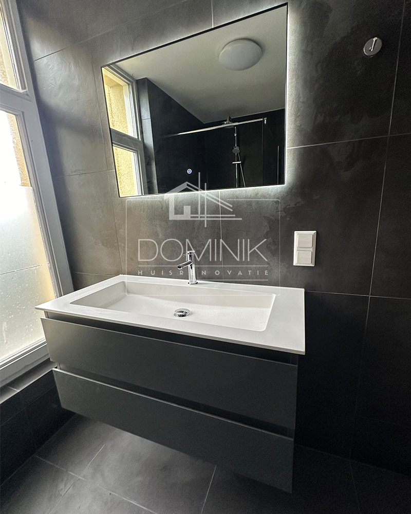 Donker badkamer !
#badkamer #donker #grijs #luxurybathroom #bathroom #luxurylifestyle #bathroomdesign #bathroomdecor #glasswall #tiles #tilesdesign #tileshower #GROHE #aannemer #contractor #amsterdam #denhaag #utrecht #rotterdam #zuidholland #renovation #reconstruction #completerenovation #houserenovation #cozyhome #smartliving