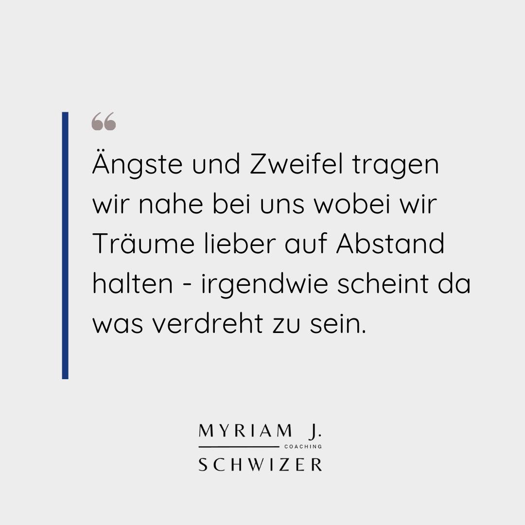 Es wird Zeit, die Perspektive zu wechseln.🧐
Als Coach sehe ich häufig, wie sich Klient:innen von ihren Ängsten und Zweifeln leiten lassen, während ihre Träume im Hintergrund warten. Es ist an der Zeit, dass wir diese Dynamik verändern. 🔓
Stell dir vor, was sich verändern könnte, wenn wir mutiger sowie vertrauensvoller auf unsere Träume und Wünsche zugehen würden und ganz sensibel wahrnehmen, welche tatsächlichen Risiken die Ängste mit sich bringen.
Lasst uns die Ketten der Zweifel sprengen und mit Herz und Verstand unsere Träume verwirklichen. 💎
#LifeCoach #growth #success #change #mutigsein #inspiration #lifecoachzurich