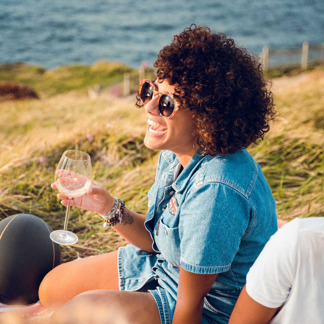 Le soleil brille à nouveau ! 🌞 Célébrez le avec une délicieuse sangria Loreak 🍹 Profitez de chaque gorgée et de chaque rayon de soleil
Faites pétiller votre printemps avec Loreak !