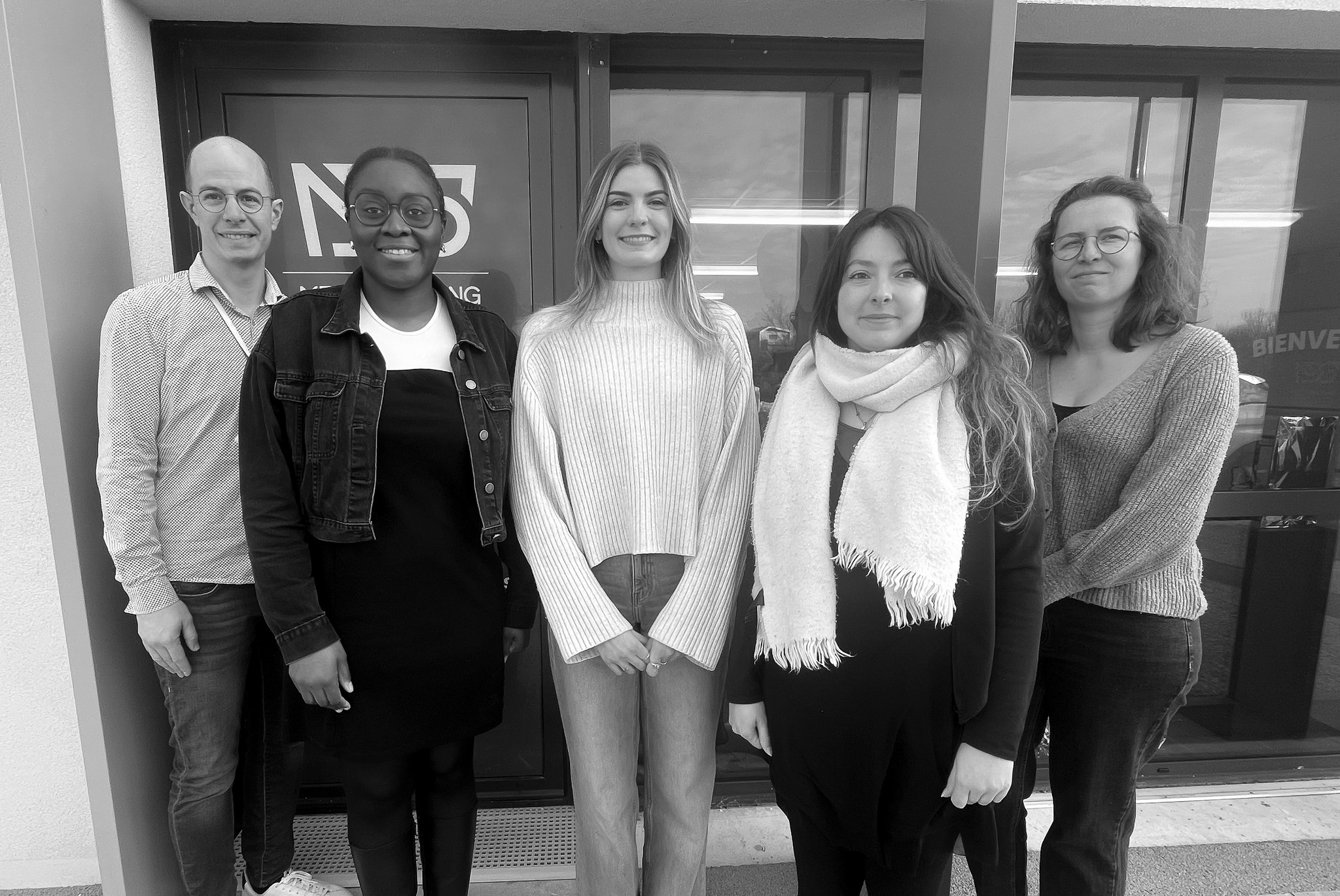 ✨ Rentrée décalée chez MERCHANDISING DESIGN SCHOOL ✨🎓
Nouvelle année, nouvelle rentrée pour notre école de merchandising ! Trois étudiantes rejoignent notre formation en alternance pour devenir Visual Merchandiser.
Au programme des prochains mois : apprentissage théorique, de la scénographie, de la conduite de projet et mise en pratique sur le terrain dans nos entreprises partenaires 🖊️📓😊
📆 Venez nous rencontrer lors de notre journée PORTES OUVERTES le samedi 22 mars 2025. Vous pourrez rencontrer nos formateurs, participez à des entretiens individuels et discutez de votre projet d'orientation. Inscrivez vous sur notre site internet !
#merchandising #visualmerchandising