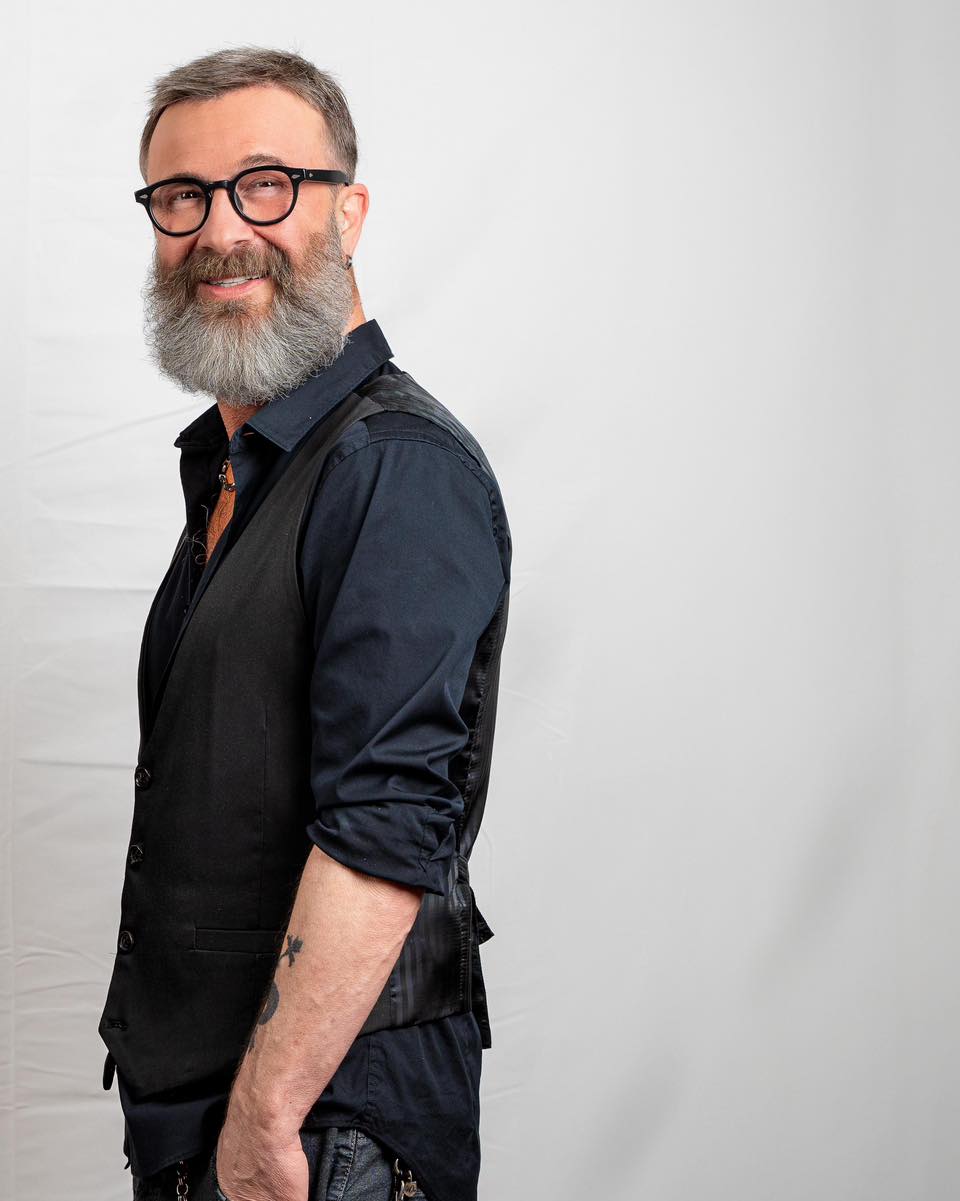 Grandi notizie!
Si aggiungono due nuove date al Ci Vorrebbe Ancora Il Mare Tour 💥
28 ottobre GENOVA – Teatro Carlo Felice
29 ottobre CREMONA – Teatro Ponchielli
Non vedo l’ora di festeggiare insieme a voi 35 anni di musica ed emozioni!
🎟️ Biglietti disponibili da oggi alle 15.00 su TicketOne e nei punti vendita abituali!
Ph @lucabrunetti_photo
#MarcoMasini #CiVorrebbeAncoraIlMare @friendsandpartners @momyrecords @concerto.official @birindelliauto @rtl1025