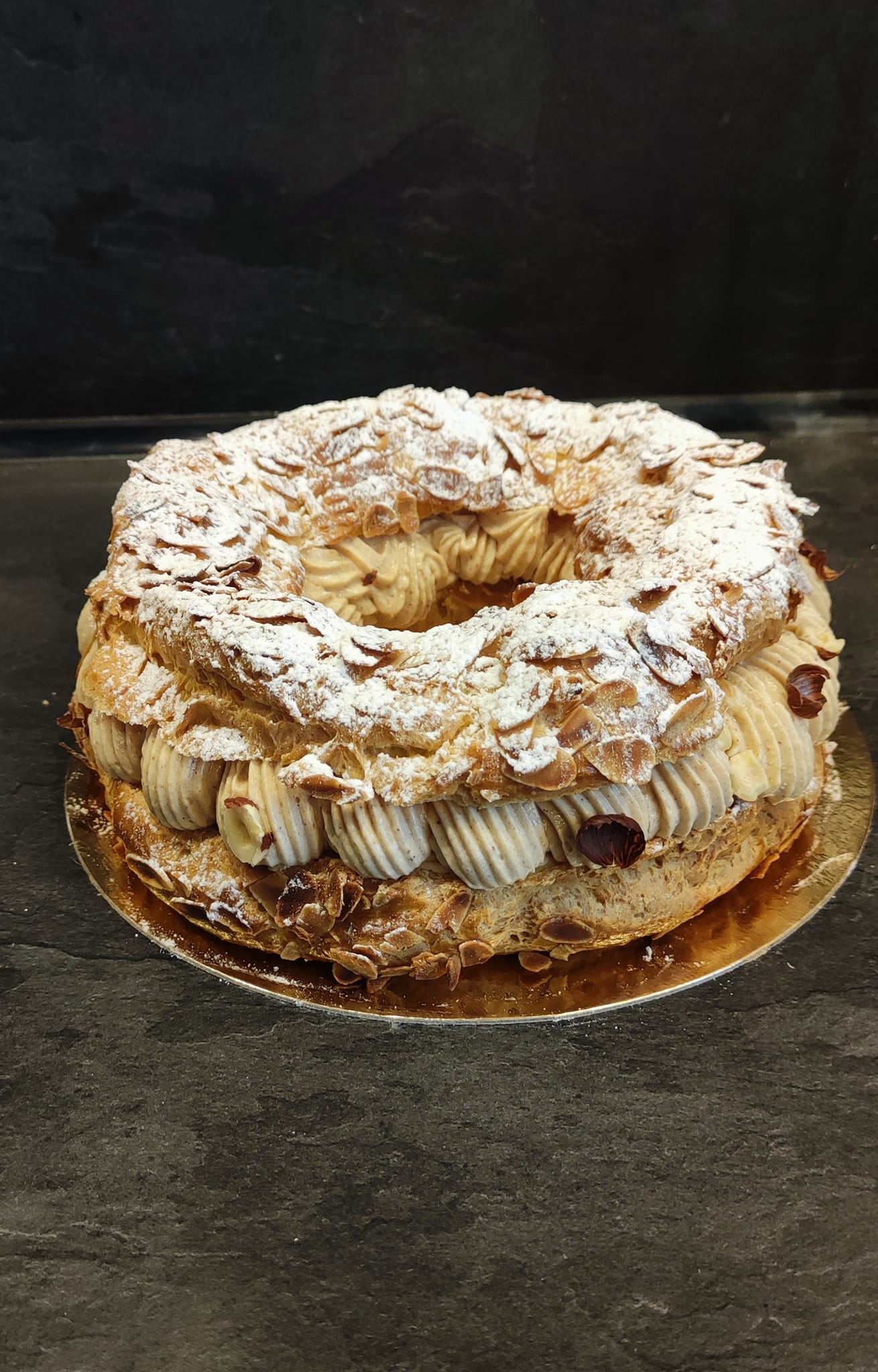 On entre dans la saison du Paris Brest 🐿️ ! Avec son praliné 100% maison, il est irrésistible 🤤
On a hâte de vous régaler 🤩
#dieppe #seinemaritime #patisseriefrancaise #papilines #pastrylove #pralinenoisette #pateachoux