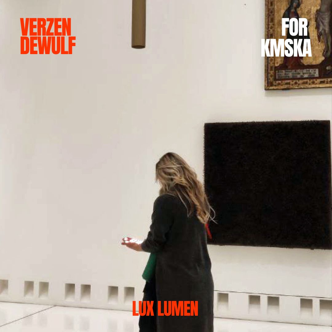 At KMSKA, verses from Bernard Dewulf come to life in a unique display. His poetry, projected onto gallery floors, transforms from blurred light into readable text when you interact with it — simply hold up your hands or a sign.
This effect is created using 17 custom 8° profile spots, each featuring glass gobos with the verses printed on just 1cm². The lights, hidden in brushed brass tubes, blend seamlessly into the room’s design and are controlled via DALI. It’s an immersive tribute to Dewulf's words, waiting to be discovered.
Client: @kmska_museum
Poetry: Bernard Dewulf