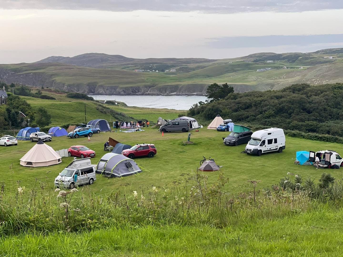 Woop, Woop 🙌🏻. Permission granted to stay open all year round from now.
Visit www.bettyhillcaravanandcampsite.com for further information.
No need to book a pitch, turn up whenever, pick a pitch and plug in if you want electricity.