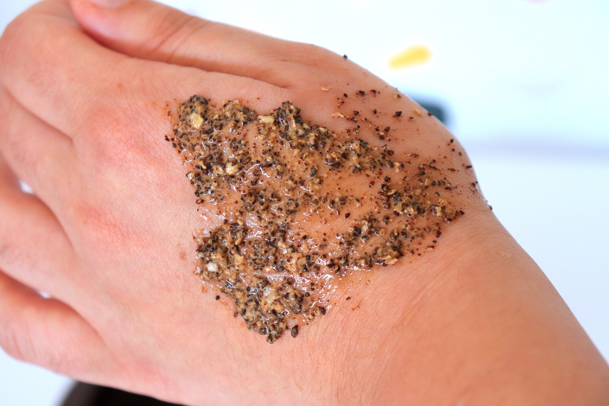 Are you aware of the impact toxic skincare can have on your health? Nowadays it's crucial to educate yourself about natural skincare and the harmful effects of synthetic ingredients. Your skin deserves better!
✨ Køtie's Shop has an all-natural skincare line! We're proud to offer products made with raw materials that contain zero toxins. Your skin deserves to be treated with care, without any harmful chemicals.
✨ Our latest addition to our collection is the dry "Coffee & Oat Scrub Powder"! Simply add water to create a paste, and let its exfoliating and hydrating properties work their magic on your skin. Say goodbye to rough patches and hello to silky smoothness!
📖 Want to dive deeper into the world of natural skincare? Check out our article in our bio to learn more about the benefits of our ingredients and how they can transform your skincare routine. #NaturalSkincare #DIYSkincare #ToxinFree #CoffeeAndOatScrub #GlowNaturally #montreallife