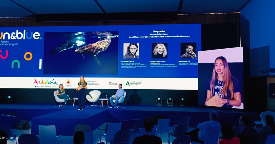 Interesante charla de la visión naturalista de Olivia Mandle y la experiencia de superación y estudios de contaminación de microplásticoa en las aguas españolas de Nacho Dean