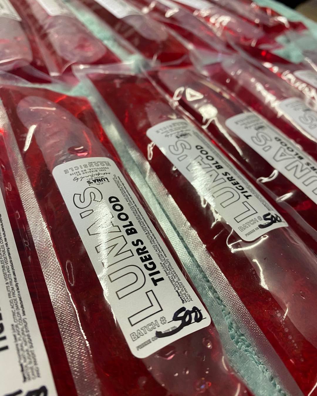 Cape Splash Family Aquatic Center opening day is tomorrow and you can now get a MOONSICLE while enjoying your day at the waterpark!
#lunas #nofakestuff #lunasshavedice