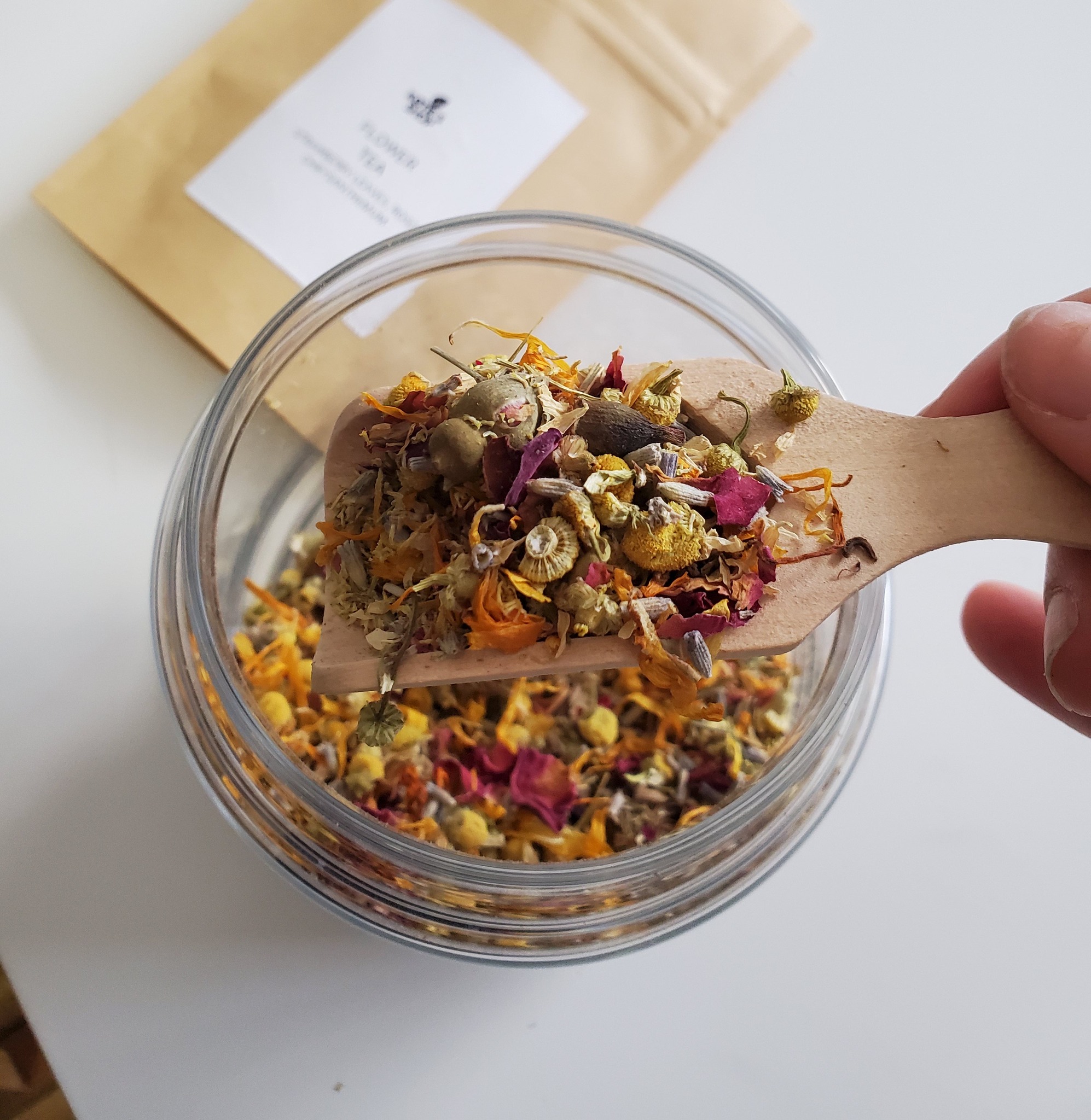 Sip into serenity with our Flower Tea Blend, where delicate lavender petals, fragrant rose petals, and other blooms dance in your cup. Experience the calming benefits of lavender, the mood-lifting properties of rose, and the antioxidant-rich goodness of various flowers. Indulge in a floral symphony that nourishes both body and soul. #flowertea #flowerteas #flowerteacup #flowerteatox #naturaltea #naturalteas #naturaltealife