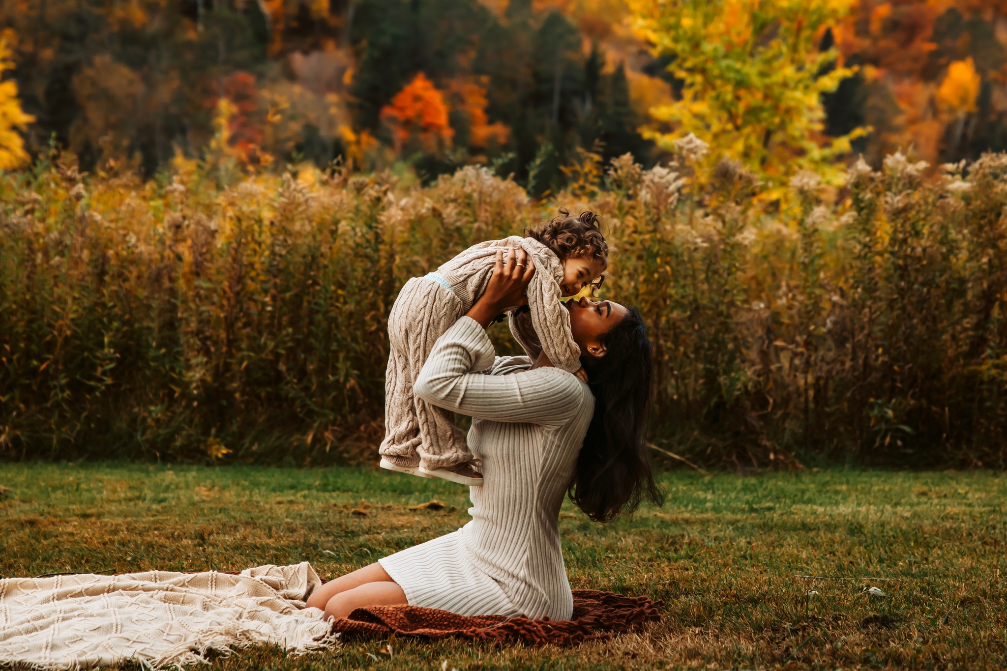 Family is one of Life's greatest blessings. This family is a treasure.
#beautifulfamily #bonniejordanphotography #duluthphotographers #familyphotographysession #familyphotography #fallminisession
