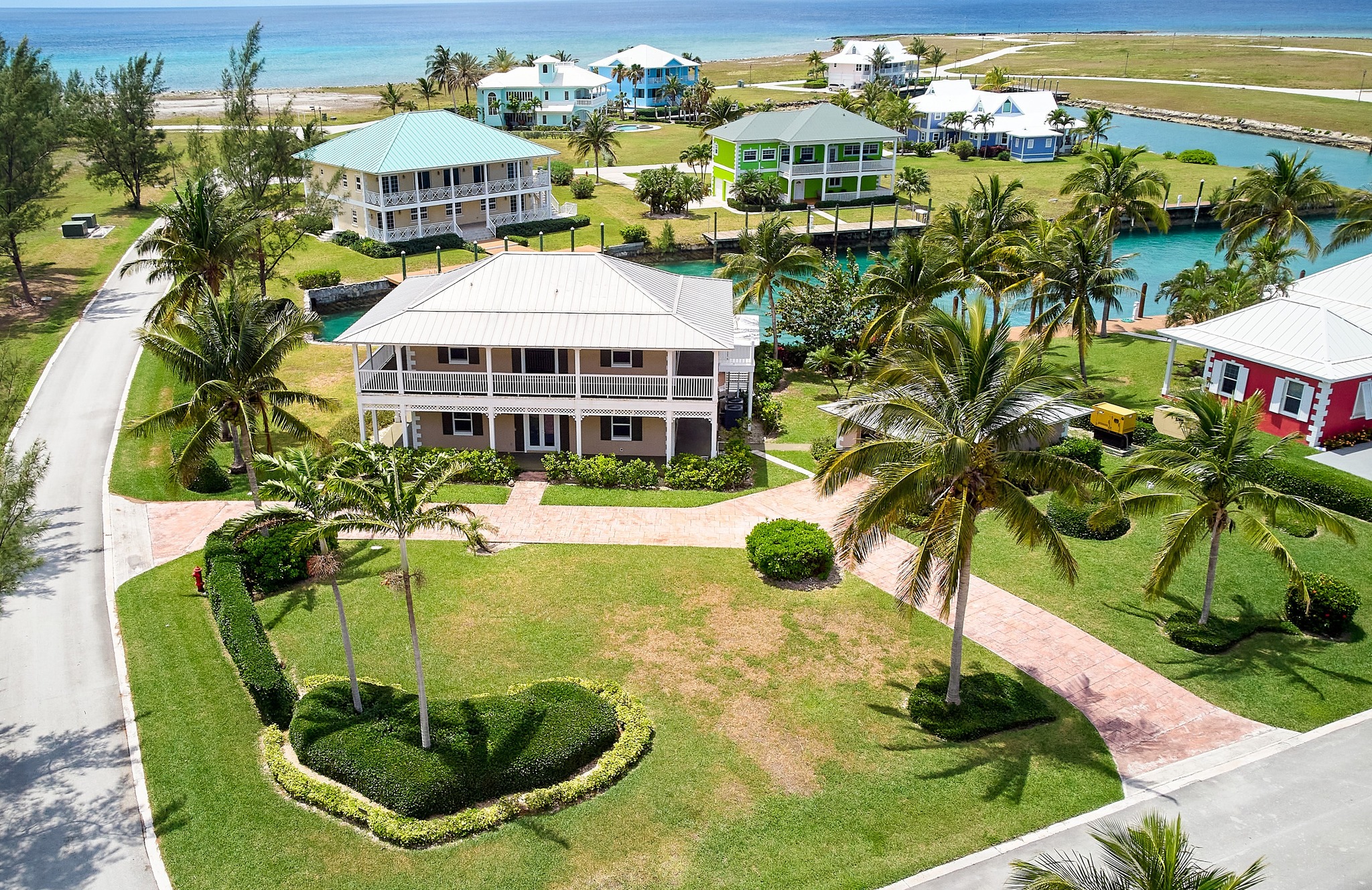 Beautiful weather windows ahead - perfect for a Spring visit to West End!
Let us help you find the perfect rental villa with private boat docks at Old Bahama Bay and in Bootle Bay.