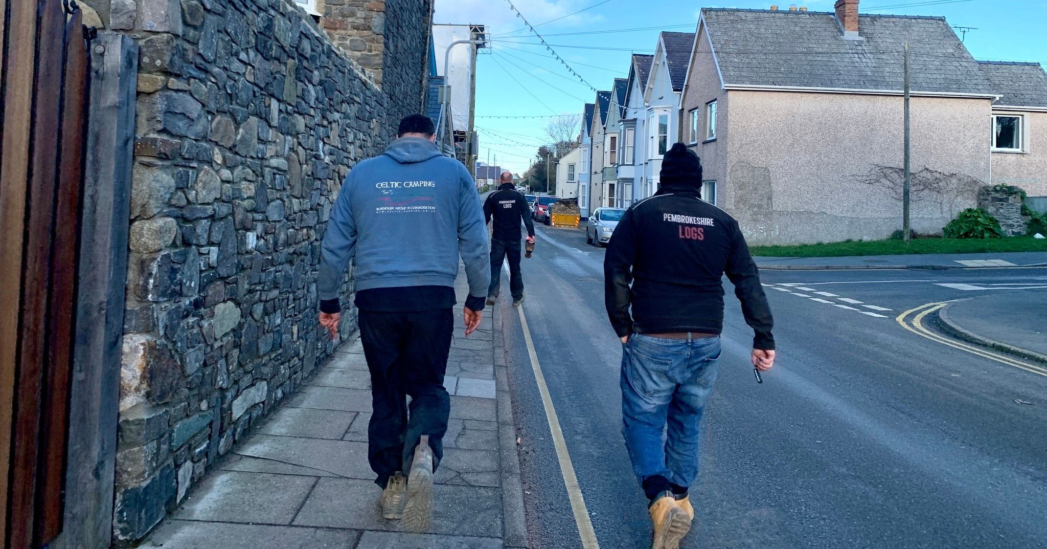 It's that time of year when all hands are on deck to get the campsite ready to start welcoming guests to Celtic Camping & Bunkhouse Accommodation in the Spring, but still keeping up with the orders for #PembrokeshireLogs to keep our customers warm through these cold months. The team headed out into #StDavids for a well-earned lunch today. Thank you to @grainstdavids for our lunchbreak pizzas! #teamworkdreamwork #Camping #pembrokeshirecoast #winter #logfires🔥