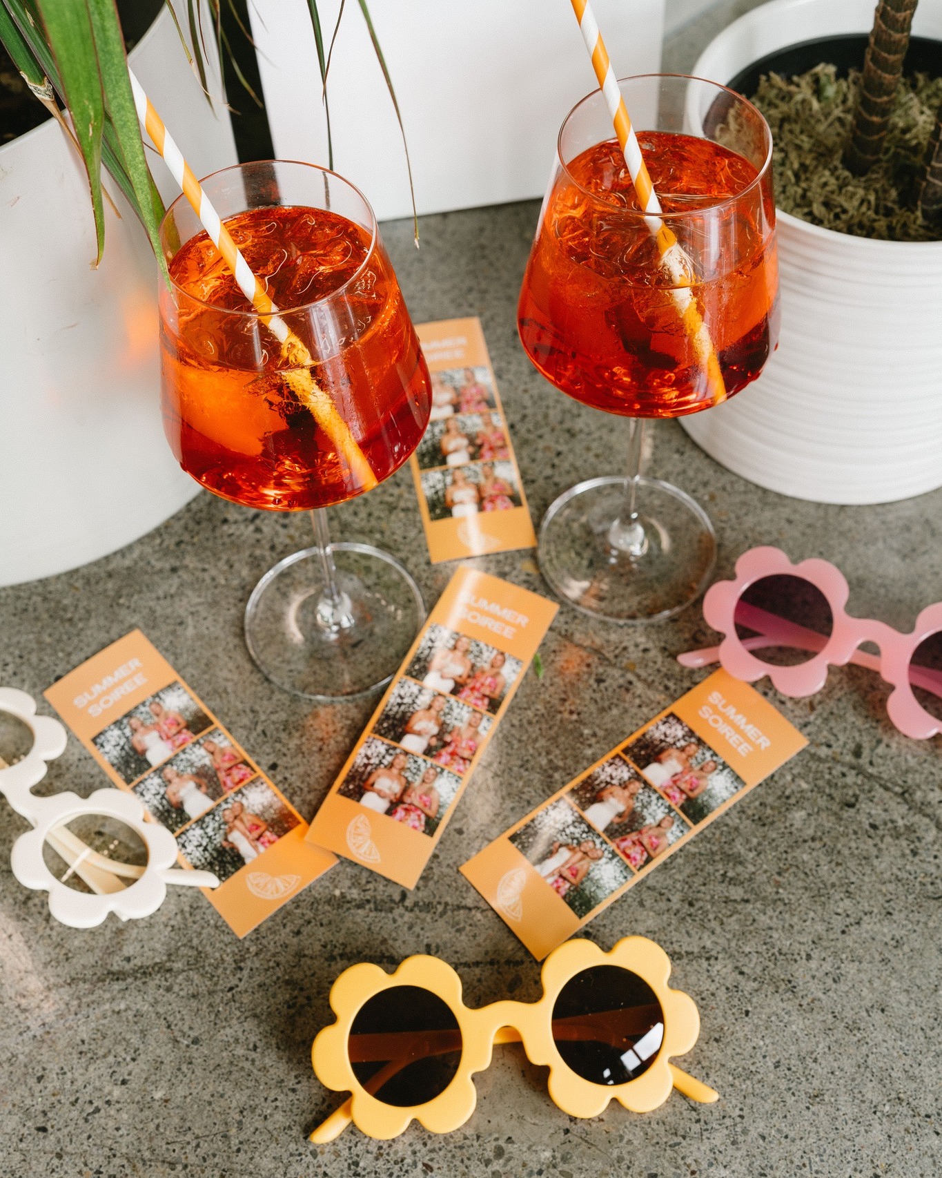 Get the best of both worlds with our Glam Booth! ✨Get printed keepsakes and digital images sent straight to your phone via text.
Email to learn more! 👉 midwestselfiebooth@gmail.com
#photoboothstrips #photoboothrental #photobooth