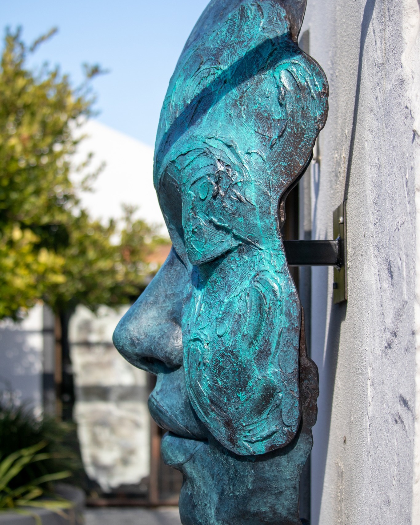 "In the Eye of the Beholder" SOLD
We're thrilled that this piece will be traveling to 📍Saint Petersburg, Russia.
Thank you to our amazing client for your support and trust!
#internationalshipping #handluggage #decor #sold #sculpture