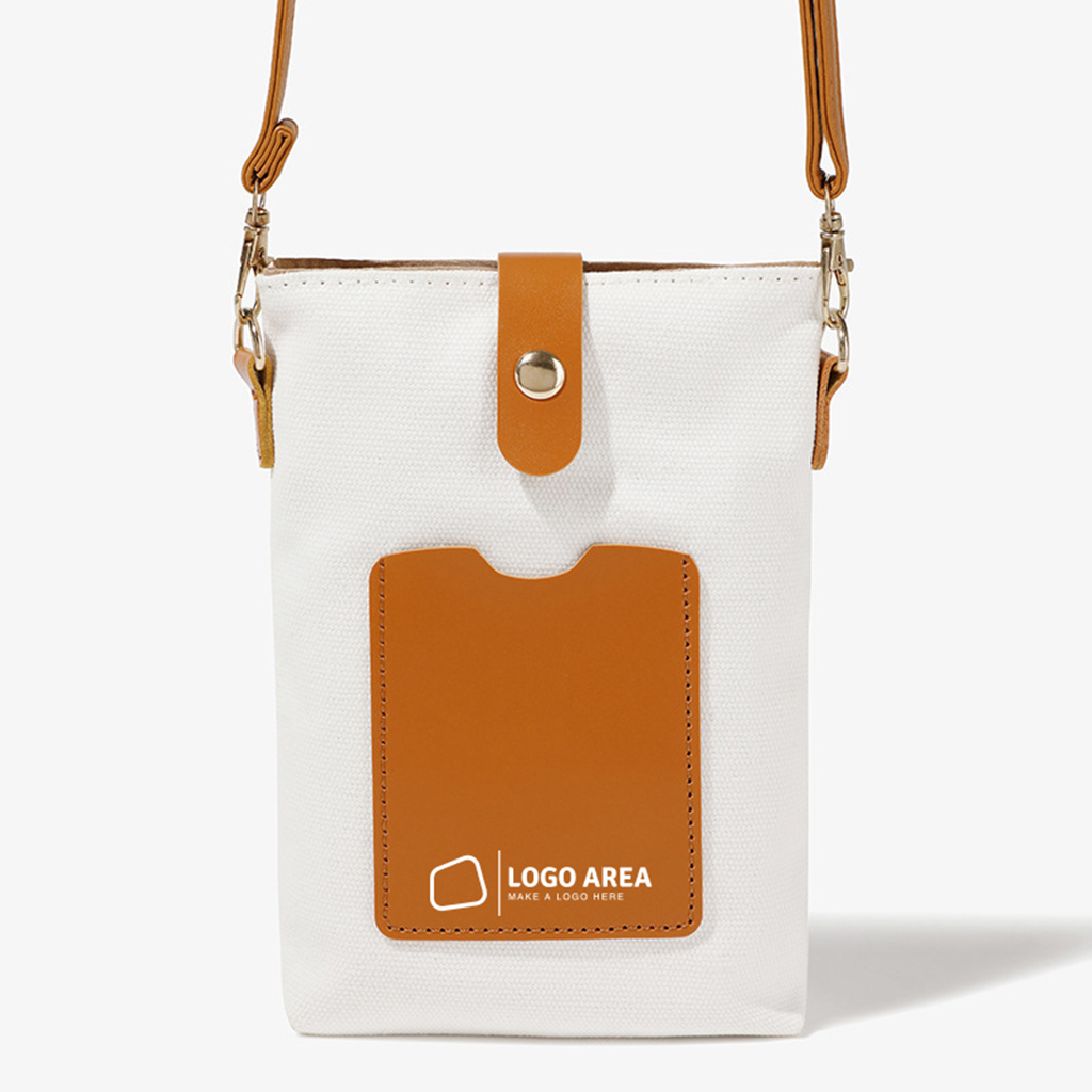 🎒 呢款斜背袋,細細個但勁有料! 尺寸約為19cm (高) x 12cm (寬) x 4cm (厚),啱啱好放手機、零錢包同卡片等小物,仲有專屬卡槽,拎嘢快過閃電!✨ 質感PU皮革,簡約又耐用,帶住佢出街,時尚與實用兼備!訂購滿100個,免費印logo,設計專屬品牌袋~仲唔快啲笑一個?😉
🎒 This sling bag is small but packed with surprises! Measuring approximately 19cm (H) x 12cm (W) x 4cm (D), it’s perfect for carrying your phone, wallet, and cards, with a card slot so quick it’s lightning-fast!✨ Made of premium PU leather, it’s durable, minimalistic, and stylish—perfect for every outing. Order 100+ and get your logo printed for free. Ready to smile?😉
#斜背袋 #細袋大容量 #尺寸剛剛好 #客製化設計 #品牌推廣 #簡約時尚 #RiccoGift #SlingBag #CustomDesign #FunnyAccessories #StylishCarry