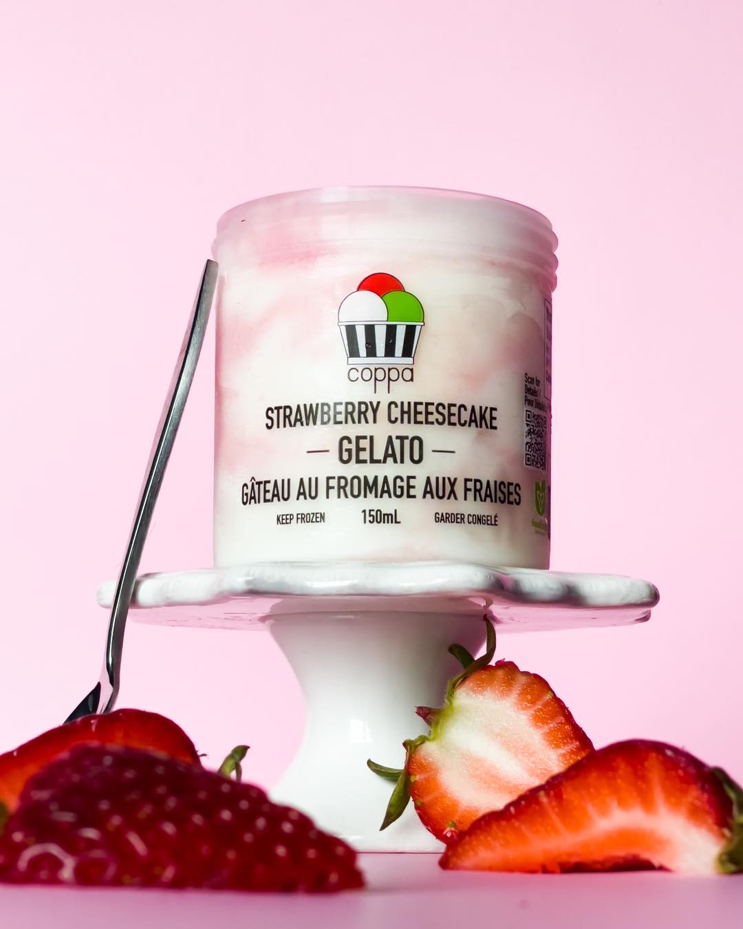 It’s Strawberry season and we are so excited!!! Perfectly ripe juicy strawberries mixed with delicious cheesecake gelato makes for the most shareable summer treat! 🍓☀️ So whether you’re looking for the perfect snack for your next get together, or a yummy treat to enjoy all on your own, Strawberry Cheesecake is the perfect flavour to say “Hello Summer” 🌊☀️☺️
#LondonOn #SupportSmallBuisness #EatLocal #ldnont #SobeysLookForLocal #Foodstagram #Foodie #FoodInspo #TheCoppa #ASmileInEveryCup #Sorbet #LondonOnEats #OntarioMade #Happy #Family #FamilyBuisness