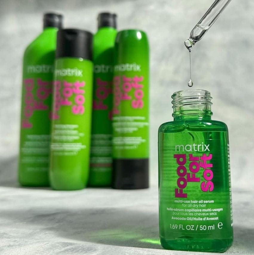 🌸 SPRING ESSENTIAL🌸
As the days get warmer and the sun starts shining brighter, we’re switching up our haircare routine—and our go-to multi-use hair oil is still a must. Keep your strands soft, shiny, and full of life with #FoodForSoft! Hydration isn’t just for winter—your hair needs it year-round!
Drop a 💐 if this is in your spring lineup!
Grab yours in the salon today!
#Matrix #HairOil #AvocadoOil #Hydrate #DryHair #SpringHairCare #SpringVibes #nuneatonhairdressers #springready