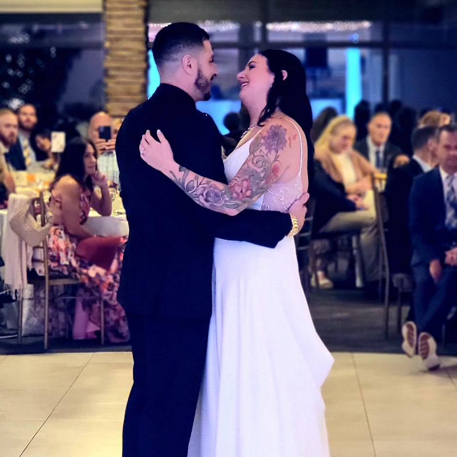 ๐๐ฐ๐คต A huge congratulations to Ricky and Krista on their beautiful wedding day! ๐โจ We were thrilled to be a part of your celebration with Harmon Gray Entertainment. ๐๐บ๐
What an incredible couple surrounded by fun friends and family! ๐ฅณ๐ถ And let's not forget those amazing dance moves! ๐๐บ
The audio guestbook was overflowing with over 30 heartfelt messages for the newlyweds. ๐๐ฌ
#weddingdjct #HarmonGrayEntertainment #DanceTheNightAway #AudioGuestbookct #ConnecticutWeddingDJ #LoveAndMusic