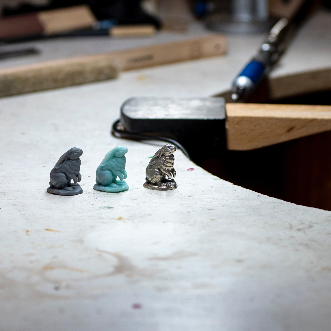 3 étapes de fabrication :
L'impression 3D
La cire injectée
La pièce finie
📷@dedeur_production
#finistere #bretagne #madeinfrance #quimper #argent925 #fonderie #workshop